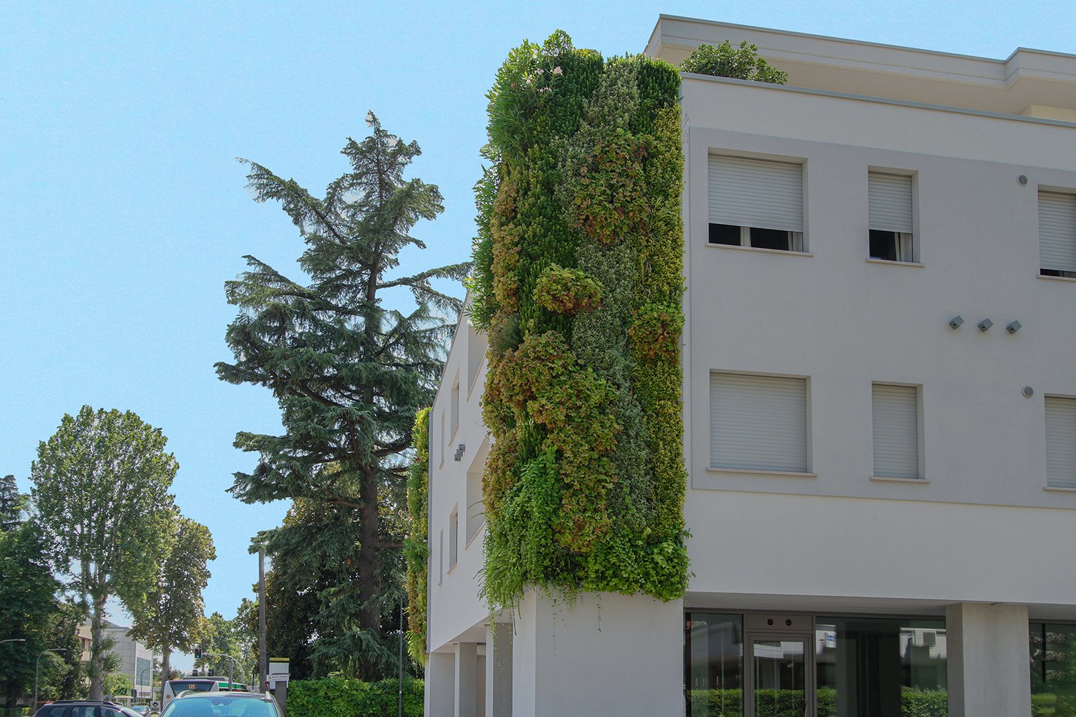 residence la perla-giardino-verticale-parete-verde-sundar-italia-018 copia.jpg