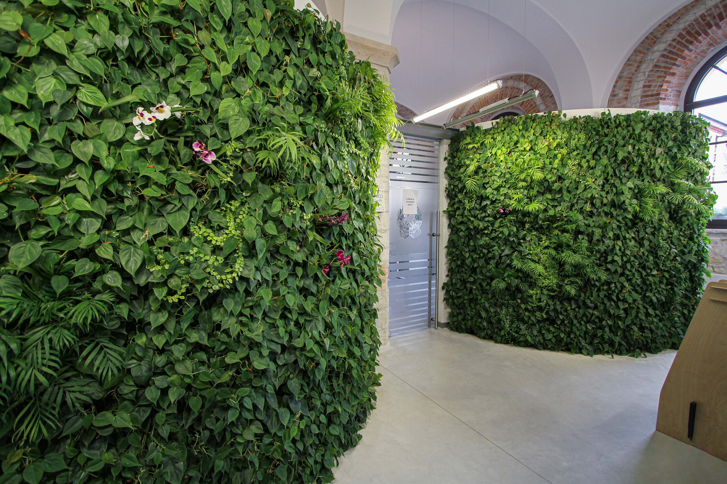 villanacci-garden-vertical-wall-green-sundar-italia-012.jpg