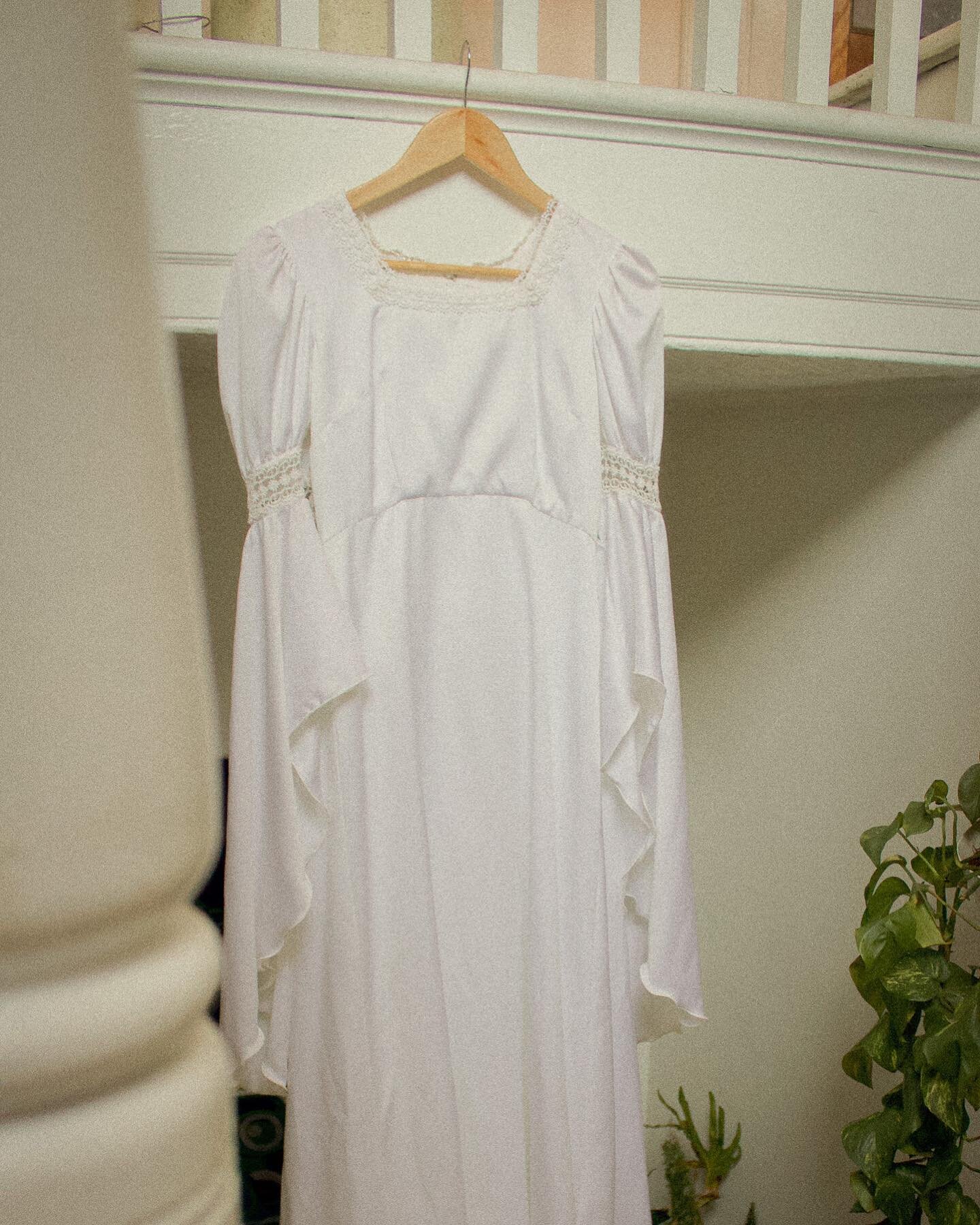 Before the transformation 

#upcycledweddingdress #vintagewedding #70swedding #sustainablebridal #sustainableweddingdress