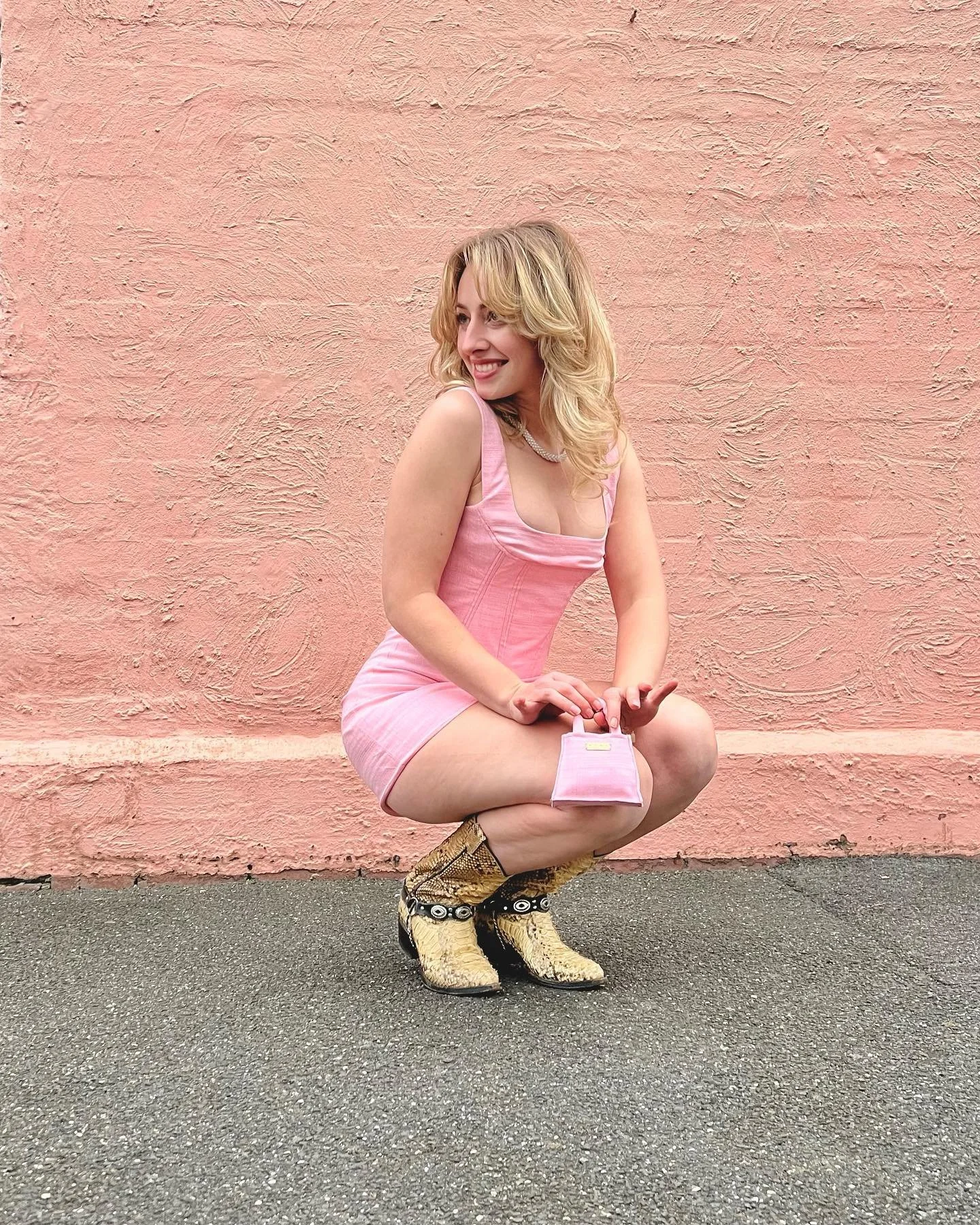 Hi barbie 👋🏻🫶🏻

#barbiethemovie #designer #customclothing #barbiegirl