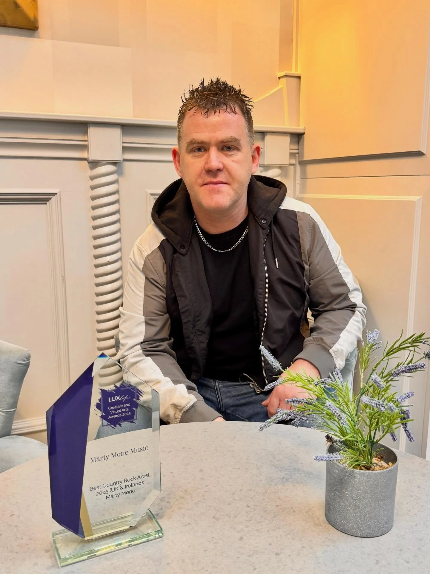 I&rsquo;m delighted to have been awarded Country Rock Artist of the Year 2025 &ndash; UK &amp; Ireland by LUX Magazine UK 🏆🇬🇧🇮🇪 

Thank you to everyone for the incredible support , I really appreciate it 🤩

#martymone #countryrockartist #luxmag