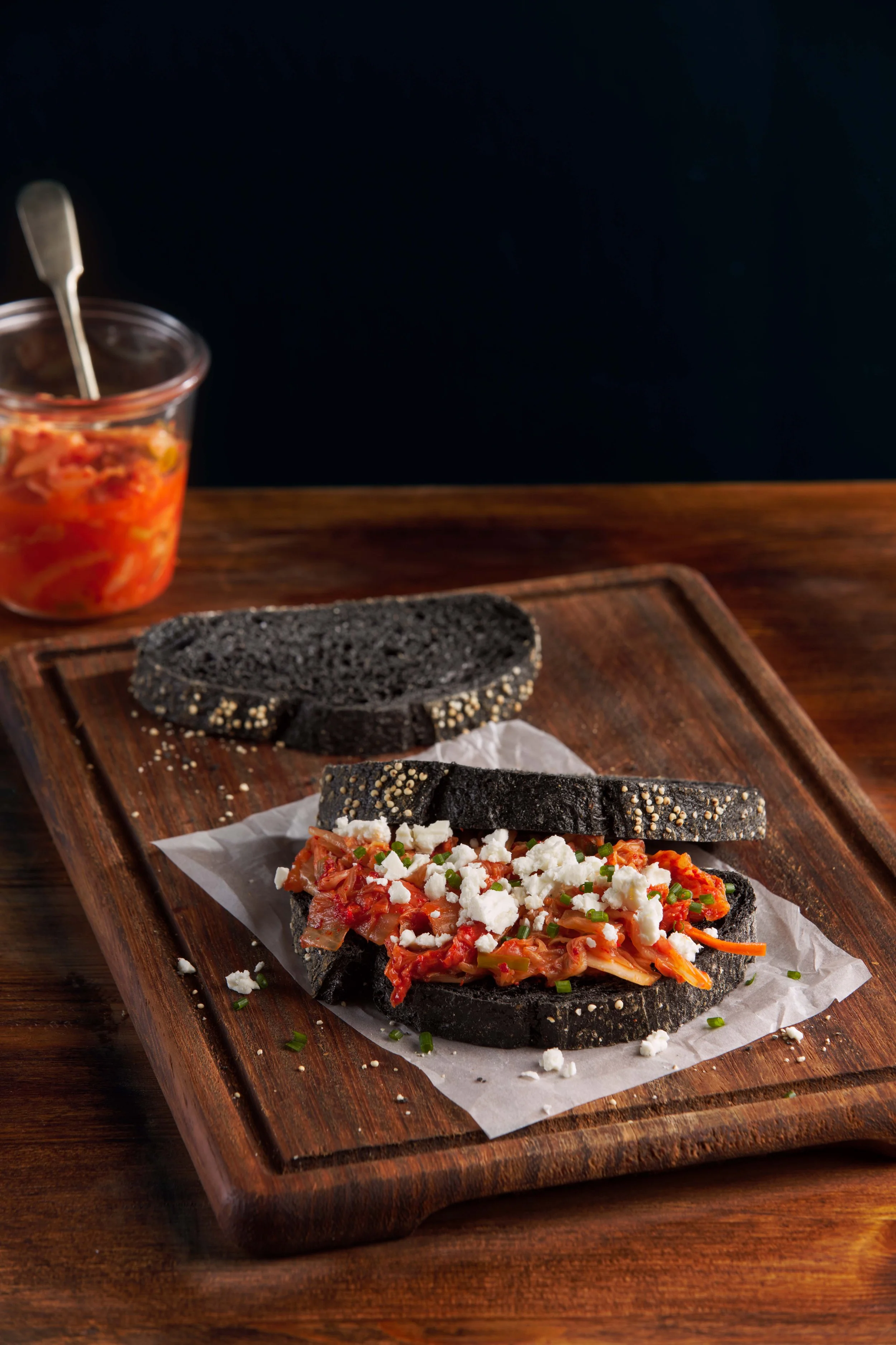 pan carbon - kimchi y feta.jpg