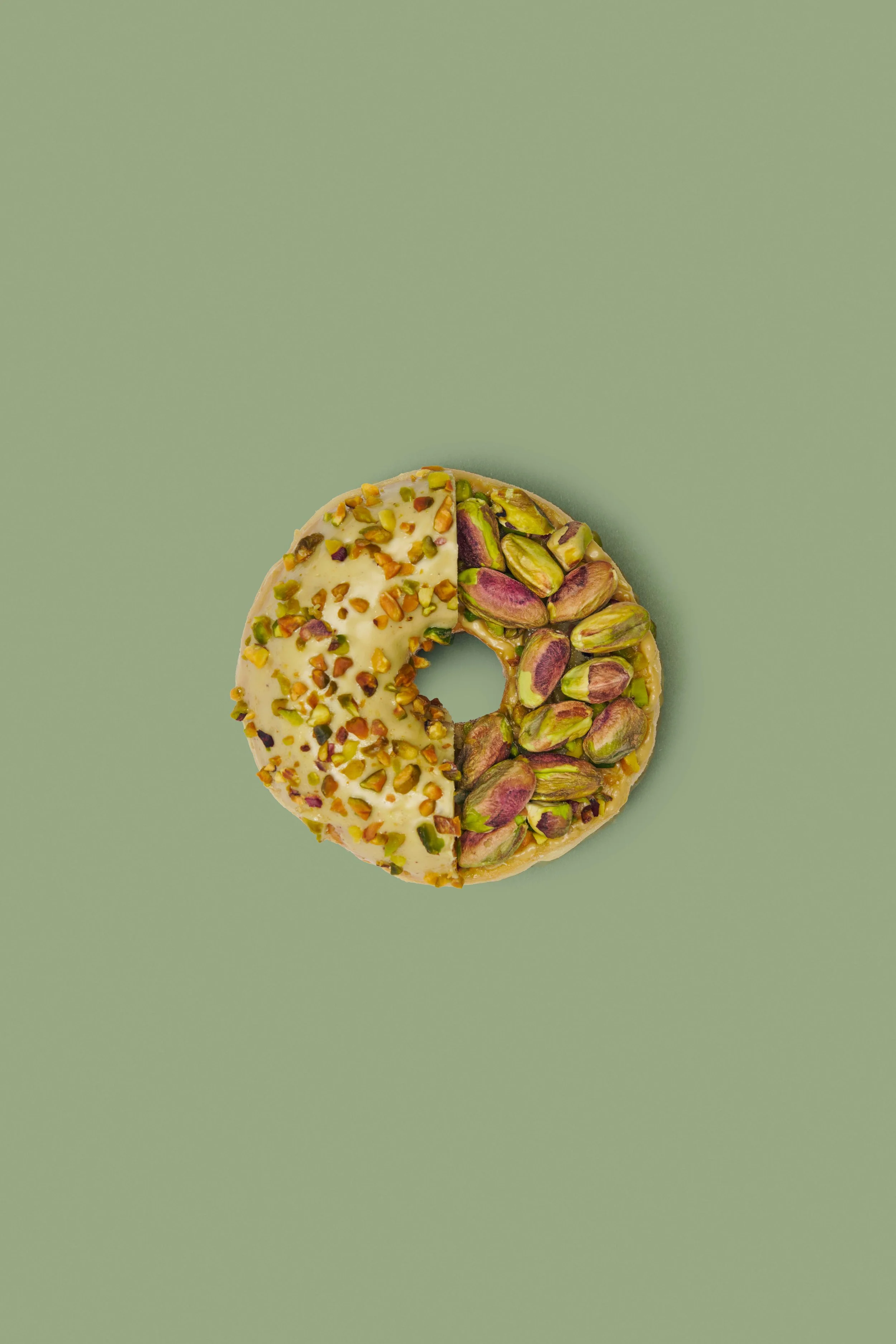 pistacho fondo verde.jpg