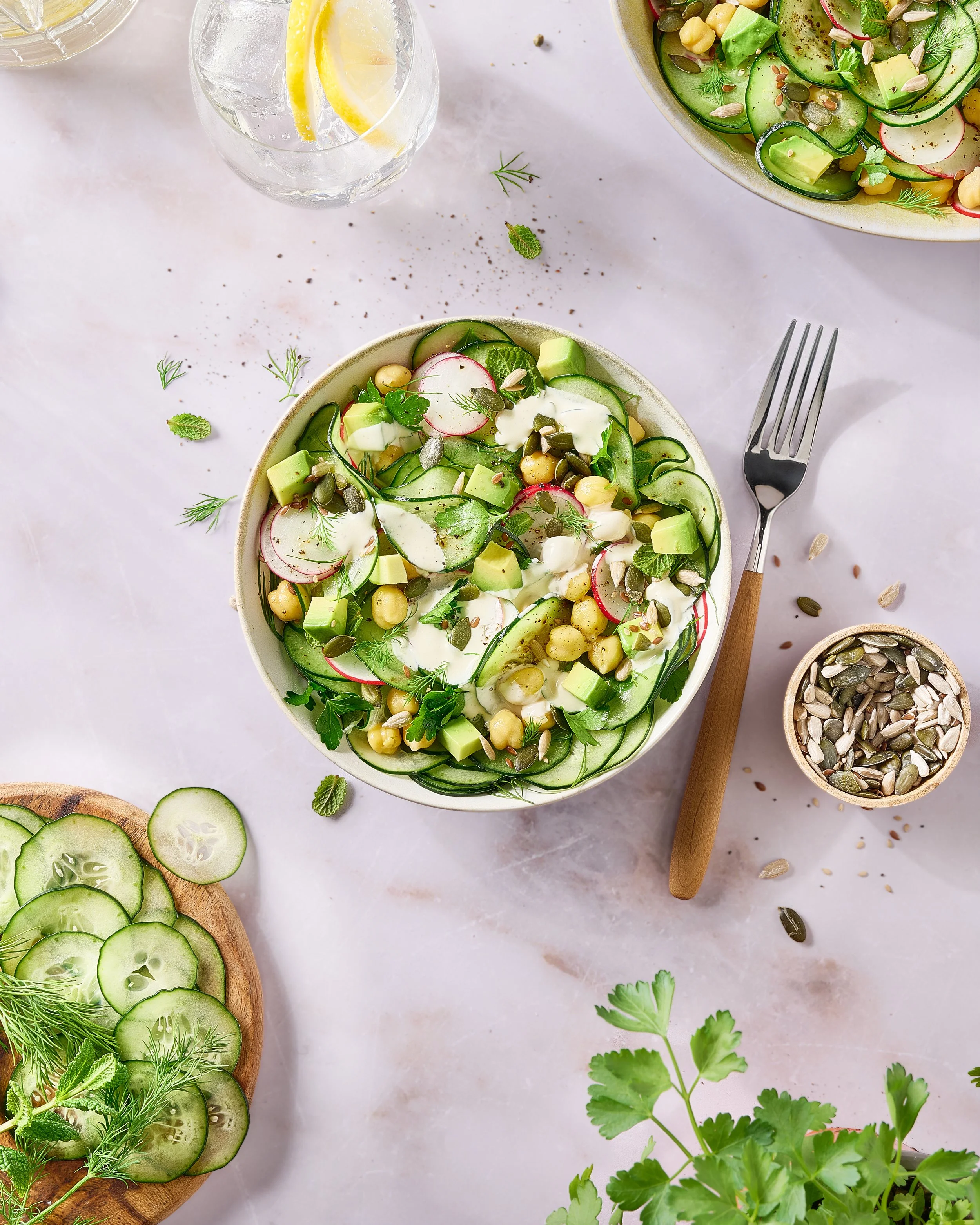 THOMY_CH_Salads2025_SaladSauceFrench_CucumberAndAvocado_ImagewithoutPack_4x5.jpg
