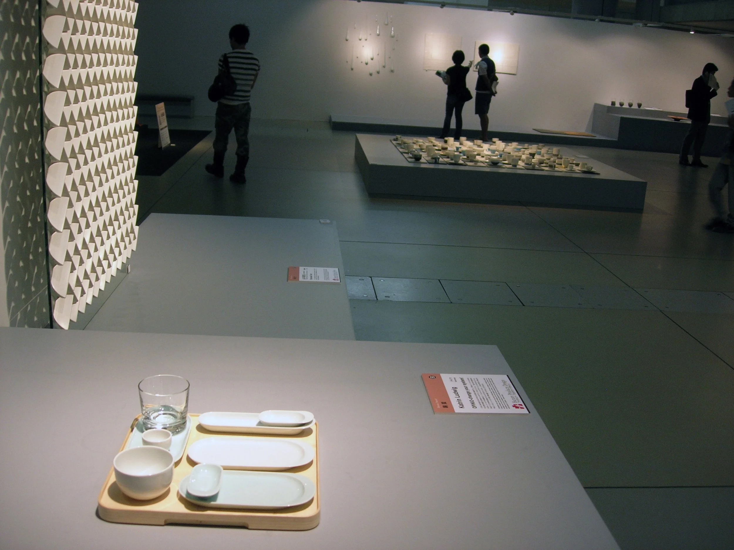   OPINIO-change your system!  Katrin Ludwig, Germany /  Decowall leaf ,  Yamamoto Yoshihito + Kenzan, Japan, 8th Mino Ceramics Competition, Bronze Awards 