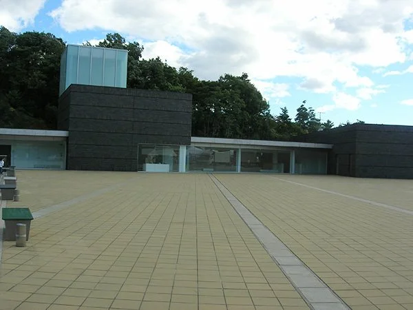  Roof plaza, with view of Satoyama hill 