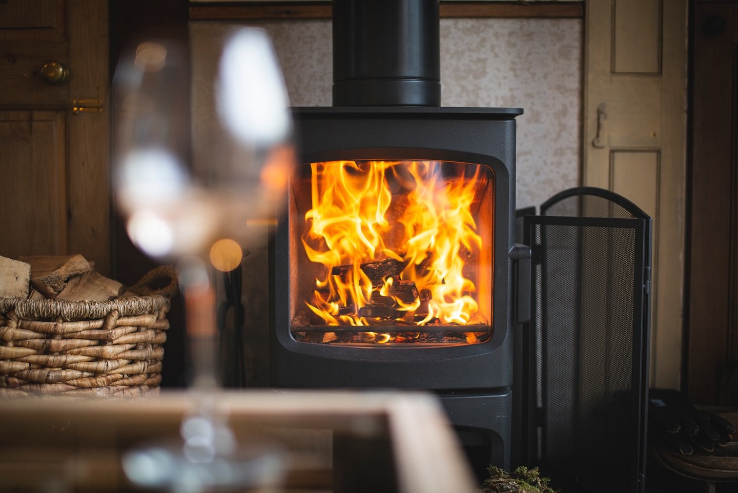 ✨ Escape the Christmas Rush ✨

15% OFF Mon-Thurs stays&hellip;.info below ⤵️ 

Take a moment to switch off and enjoy some well-deserved downtime before the holiday festivities take over.

Stay in our luxury treehouses and unwind in nature with:
🌲 A 