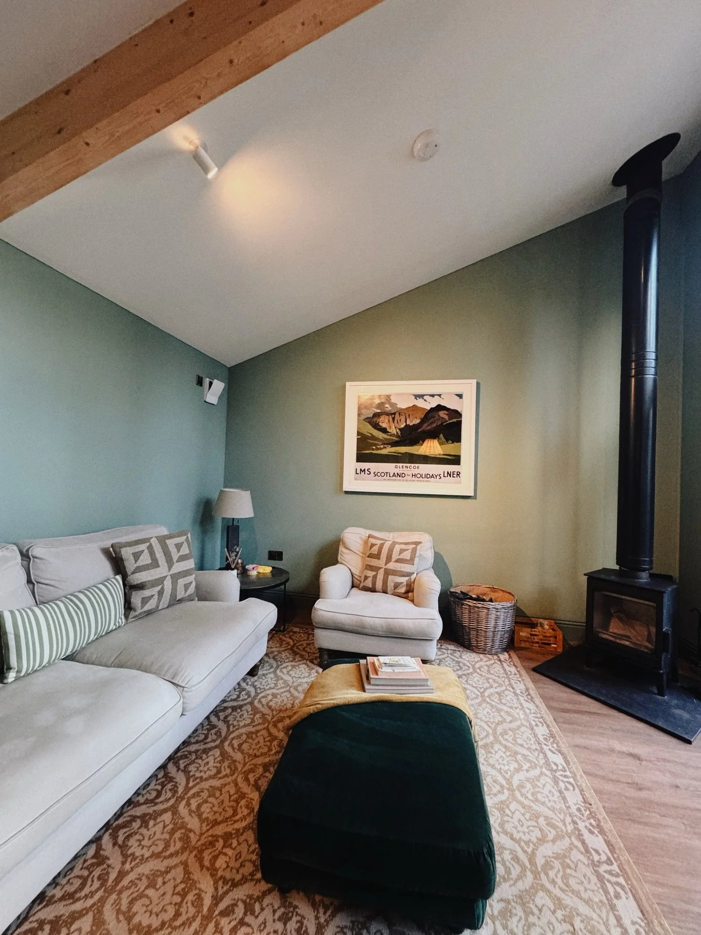 Goldfinch - Leckie treehouses 
Where details matter. 

https://www.leckietreehouses.co.uk/the-treehouses/goldfinch

Our charming treehouse that sleeps 2. 
This is one of our favourites and idea for a relaxed, romantic weekend away 

#the_treehouses #