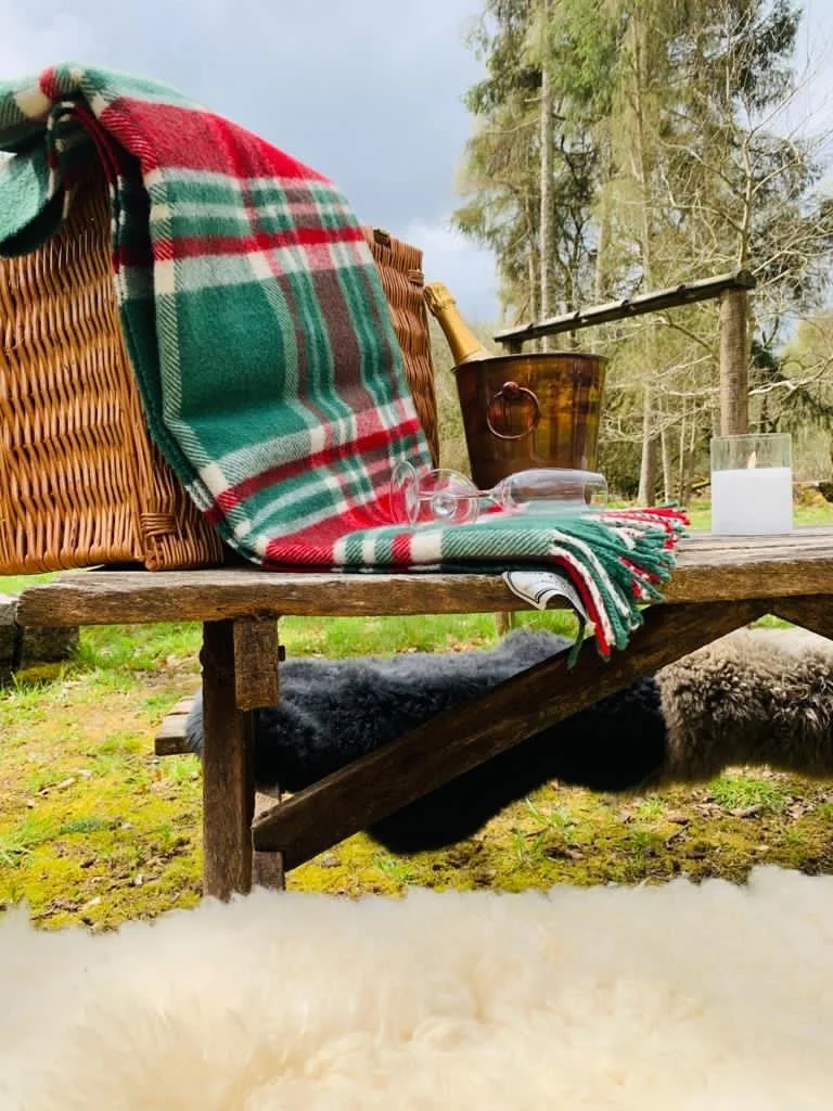 Celebrating those special moments
Anniversaries, proposals, birthdays- we can help with any special celebration. 
Just contact us upon booking and we will aim to make your stay as special as possible 

#celebrations #the_treehouses #luxurytreehouse