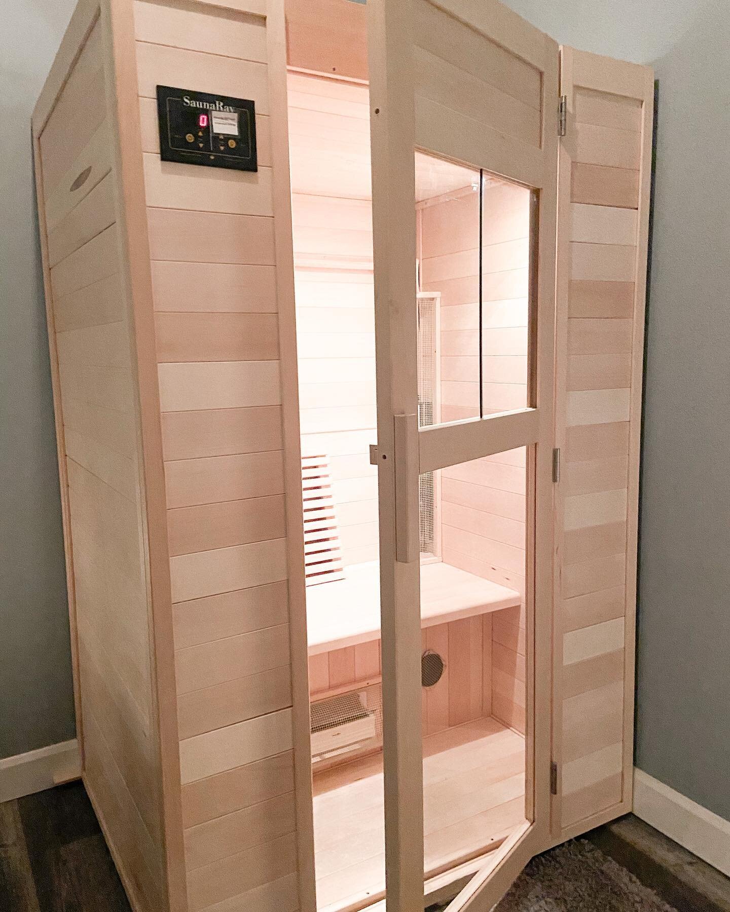 𝐖𝐞𝐥𝐥𝐧𝐞𝐬𝐬 𝐖𝐞𝐝𝐧𝐞𝐬𝐝𝐚𝐲- Keeping our immune system healthy should always be a priority, regardless of the time of year. 

Did you know the use of an infrared sauna can be an incredible addition to immune health?

Here are 3 immune boostin