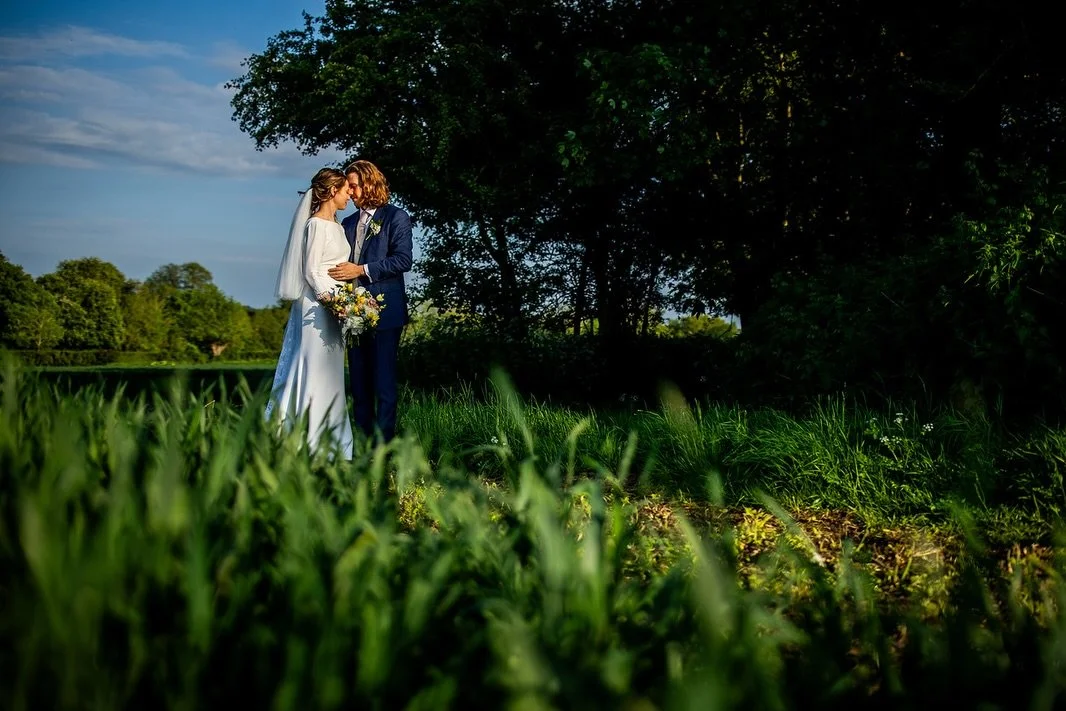 VENUE SPOTLIGHT

Just wanted to give a shout out to some of my fave venues to shoot at in a few posts as if it wasn&rsquo;t for them, there would be no place to have a wedding would there!!! 

Todays is @suffolkbarnhawstead 

This place is gorgeous. 