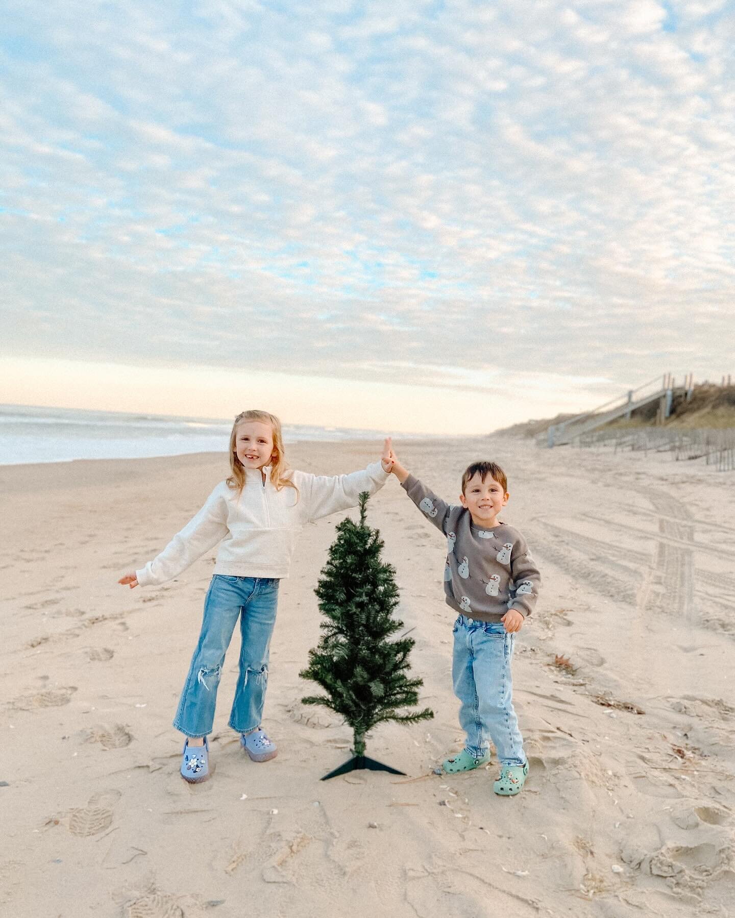 Merry Christmas from OBX 🌊🎄