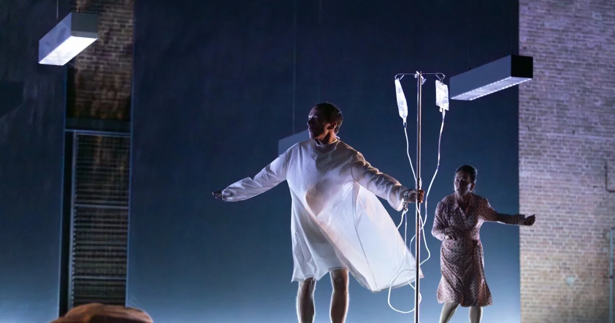 Ivo van Hoves iconische Angels in America keert terug naar Internationaal Theater Amsterdam