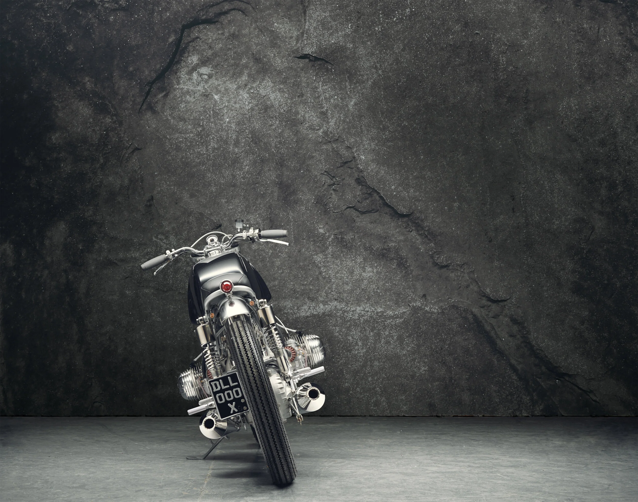 CURIOSITY-MOTO-1982-BMW-R65-REAR copy.jpg