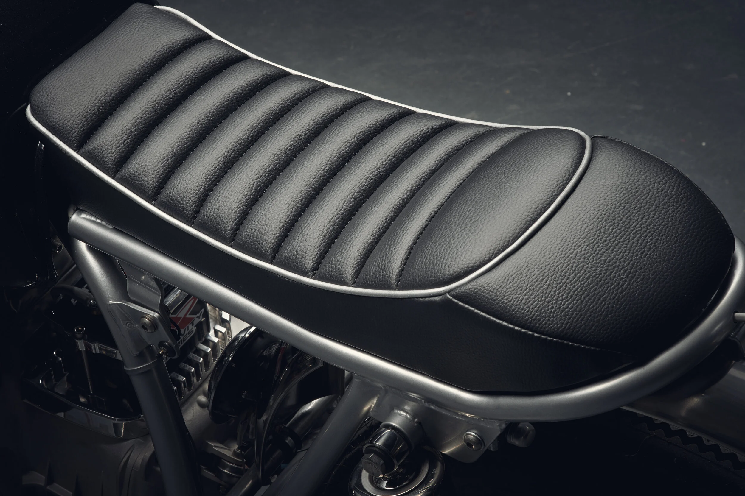 CURIOSITY-MOTO-1982-BMW-R65-DETAIL-16 copy.jpg