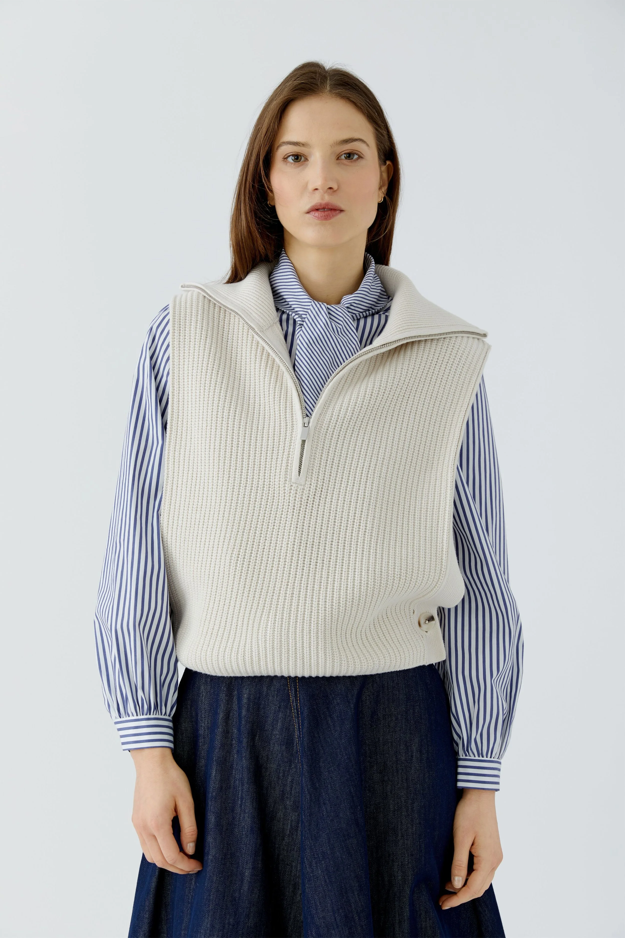 Cotton Blend Zip Neck Waistcoat in Off White   98049  //  1021