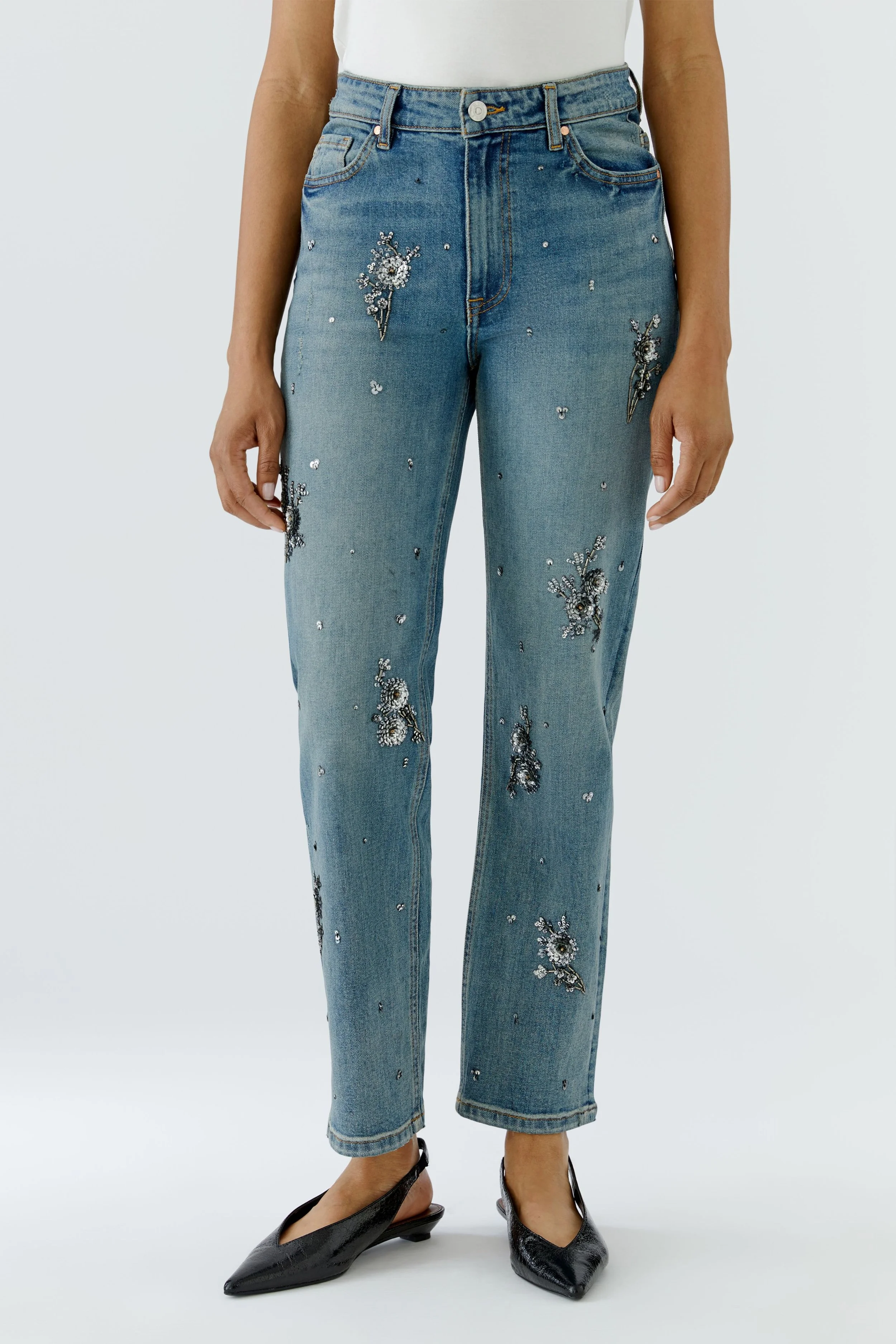 Embellished Jeans   99314  //  5400