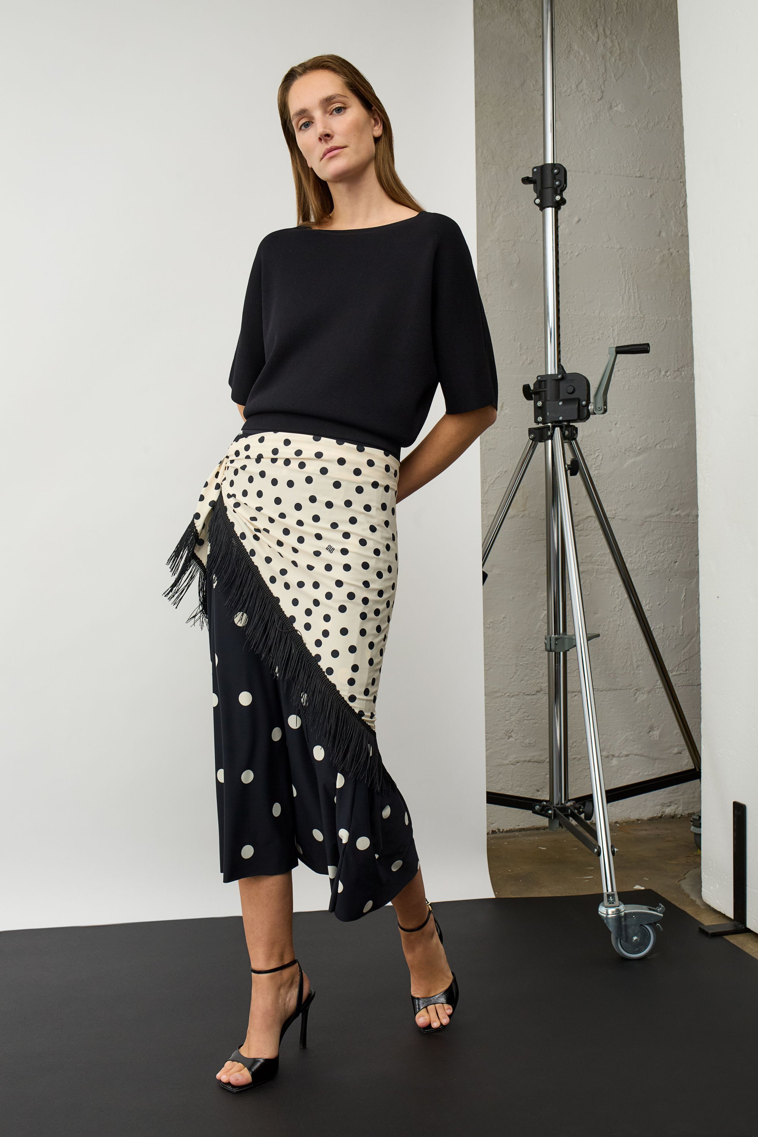 Tassel Scarf in Spot Print 99257