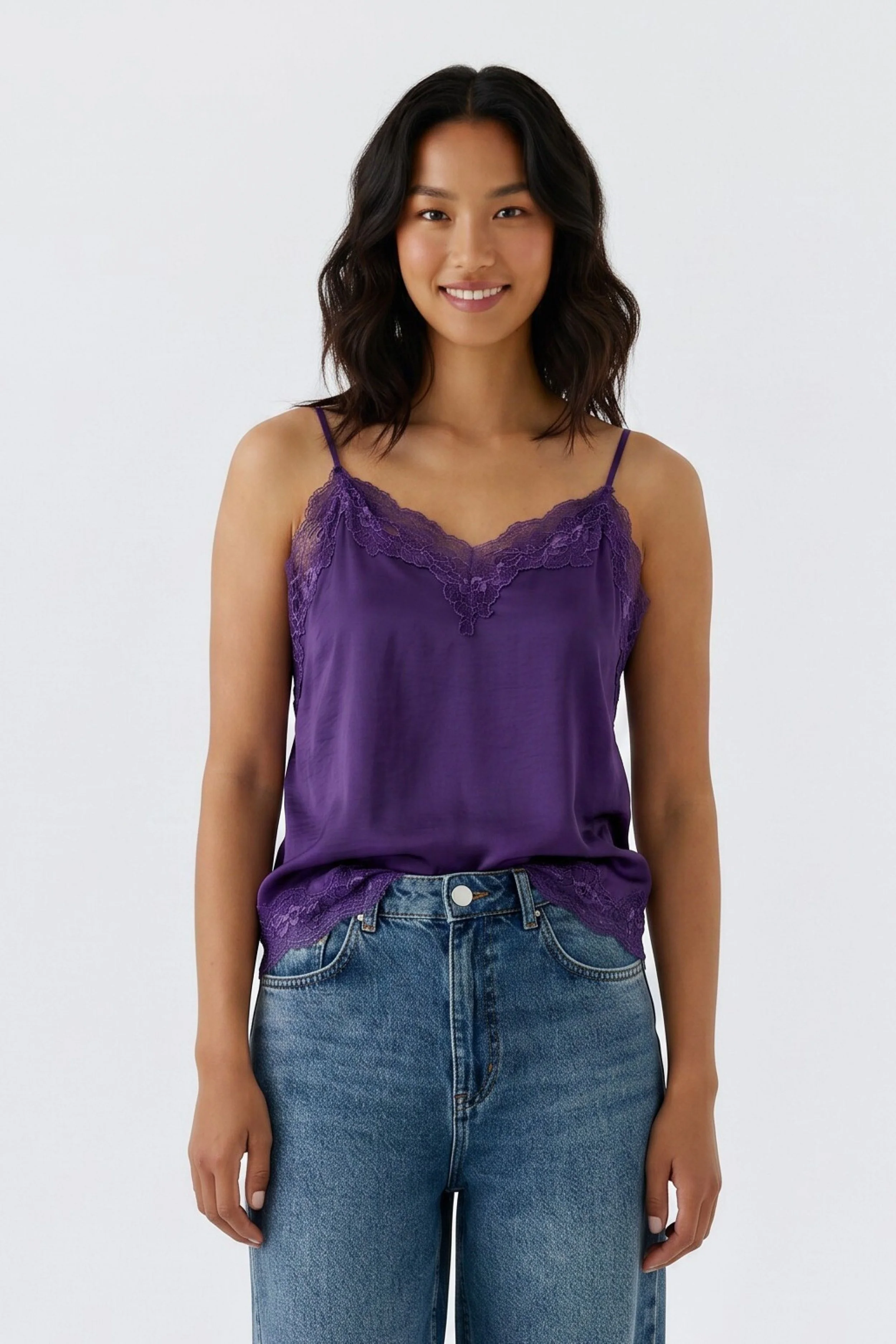 Lace trimmed satin camisole   99616  //  4806