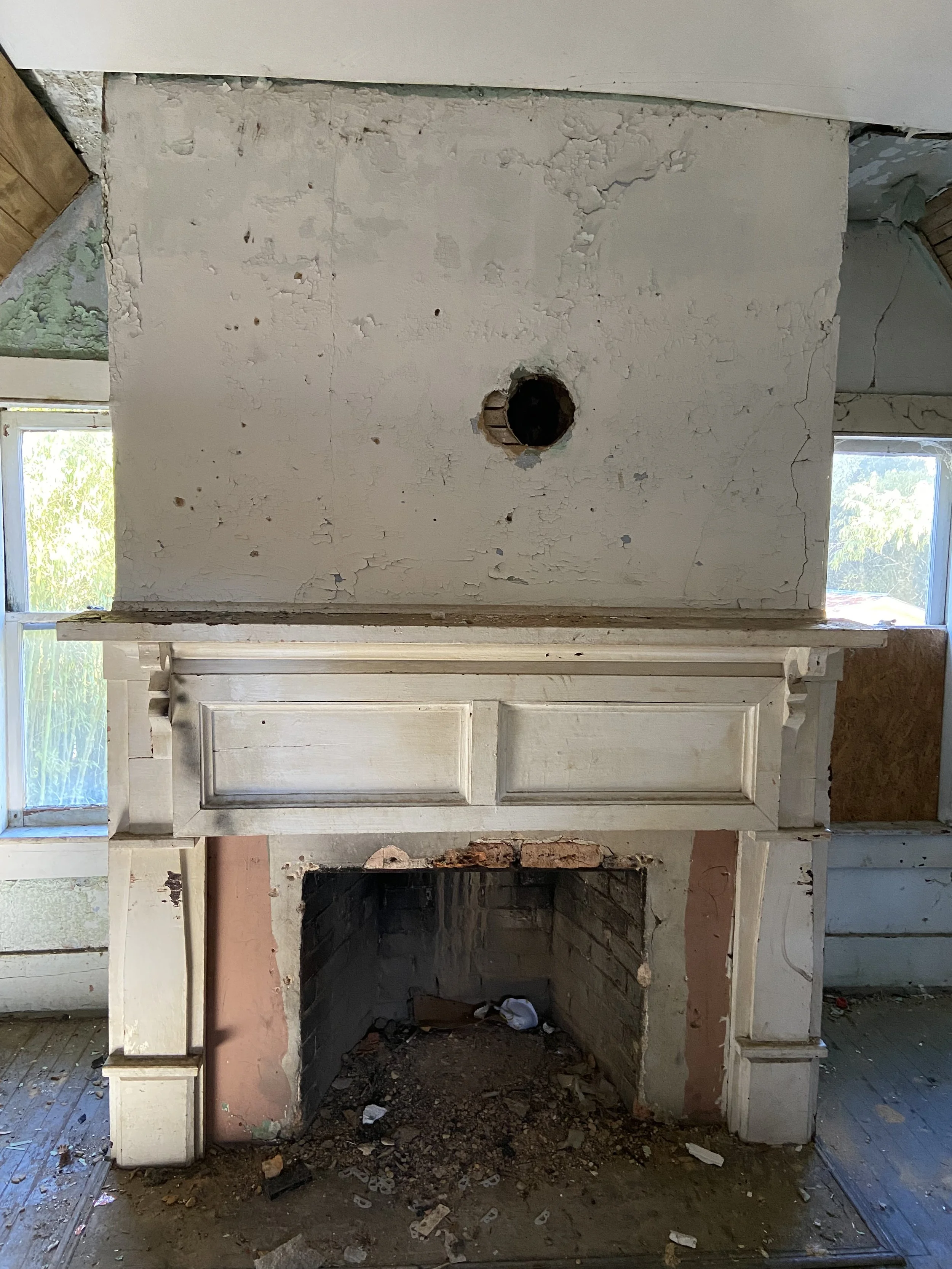 Second Floor Mantle