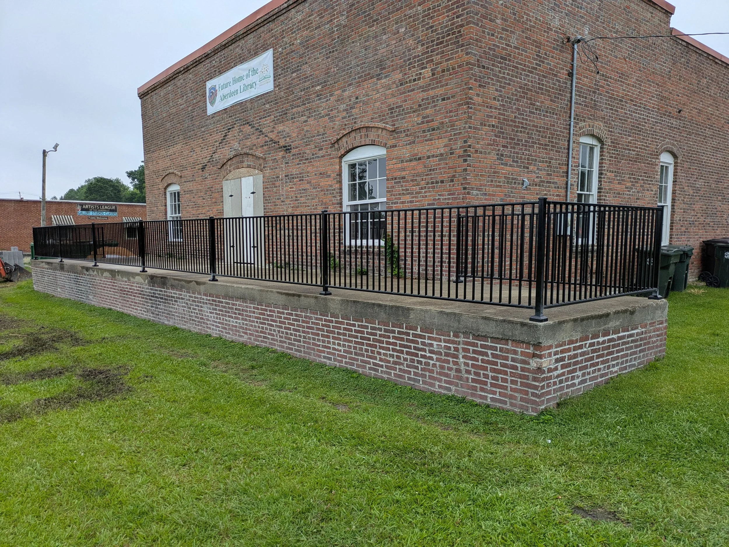 FOAL.BACK.PATIO.LIBR. - Tom Cruce.jpg