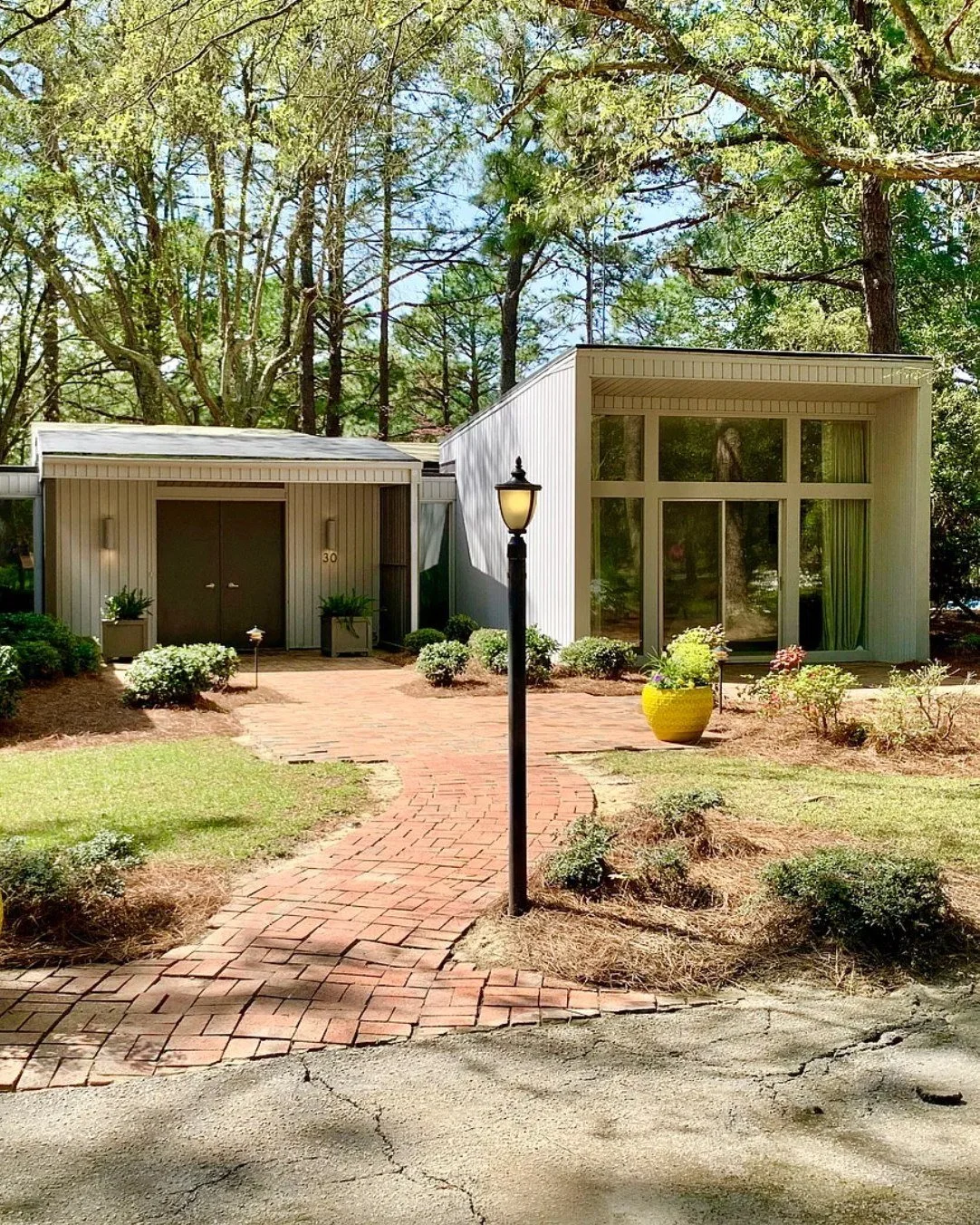 Ticket prices for Moore Modernism go up after April 30! If you've been on the fence about joining us May 29 and 30, now's the time to purchase a ticket.

Moore Modernism features a talk by the nation's foremost expert on midcentury structures and a s