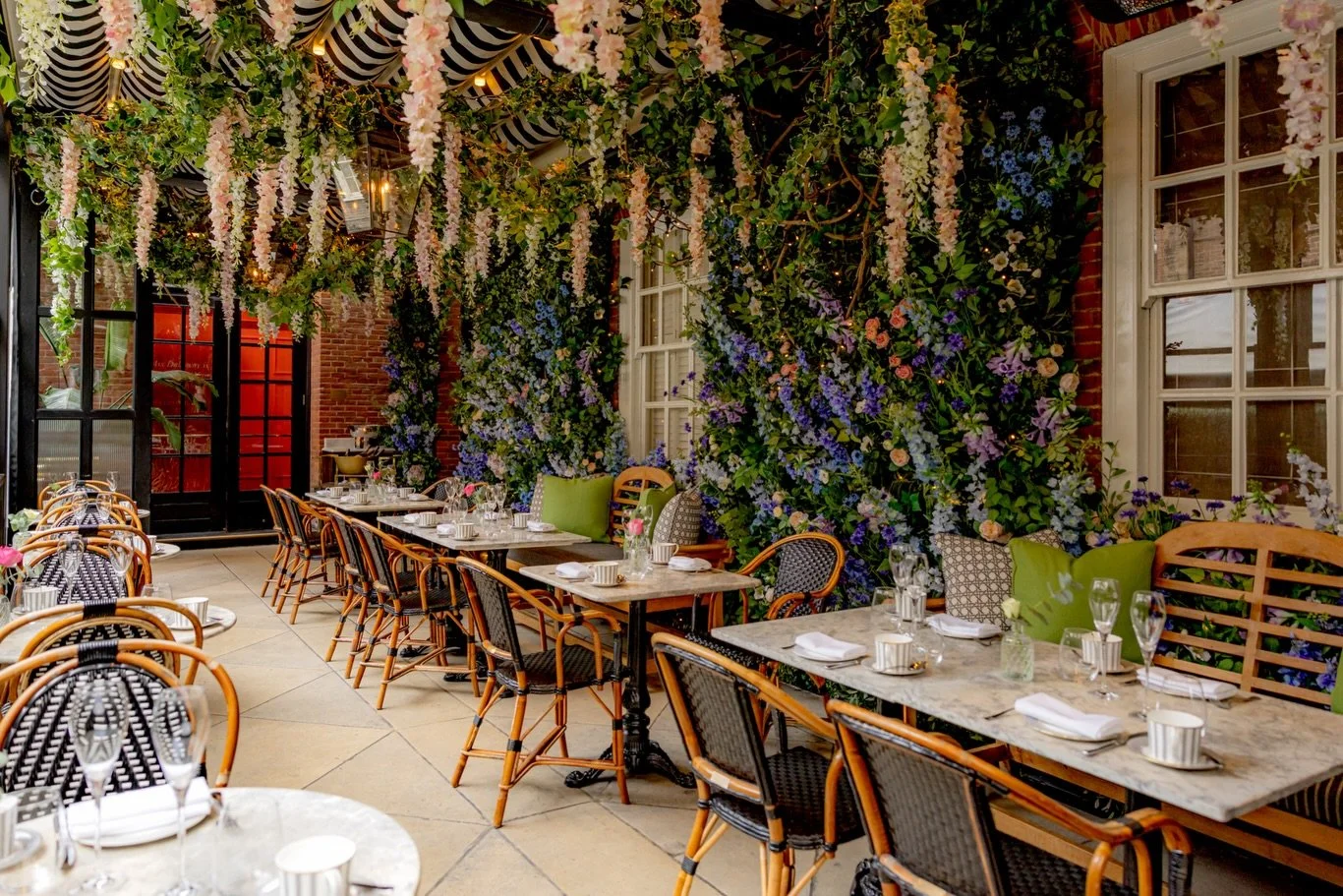 Spring, but make it Dalloway🌸

We&rsquo;re so excited about @dallowayterrace&rsquo;s latest transformation, created in collaboration with @pomellespritz and @elizabethscarlett. 

Inspired by untamed spring meadows, the terrace is now a sanctuary of 