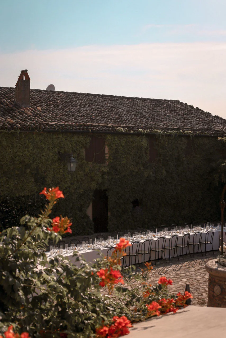 allestimento tavolo matrimonio in un castello 
