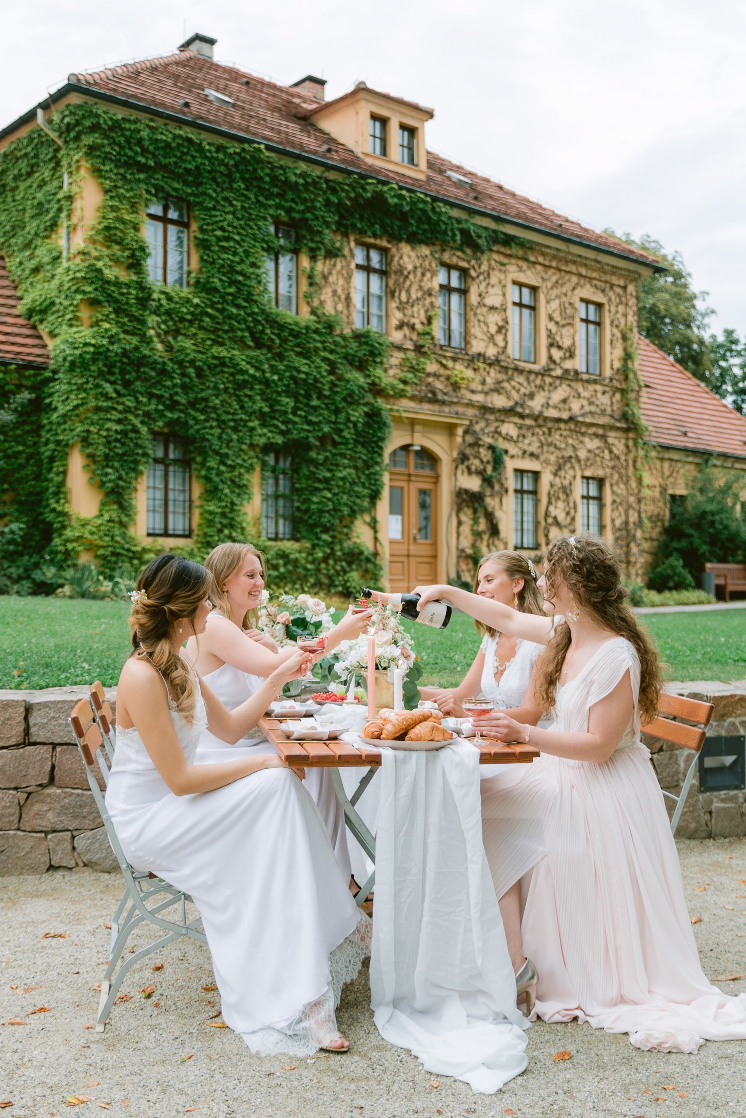 Blog.Bridal-Breakfast.Bridesmaids.Weingut-Hochzeit.Heiraten-in-Dresden.Hoflößnitz_marrylight-Hochzeitsplanung-43.jpg