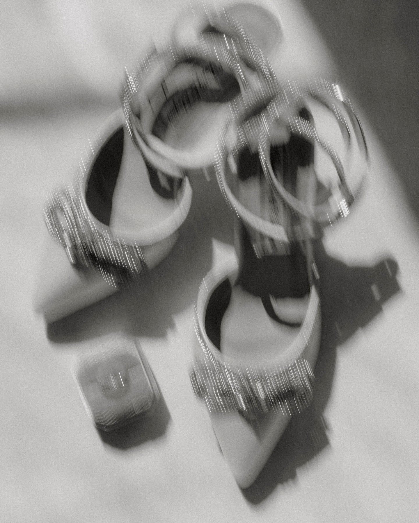 #schuhliebe
Neukauf vs. gebraucht, farbig vs. wei&szlig;/hell, schlicht vs. bling, Absatz vs. flach,&hellip;
Was ist euer favorisierter Schuh f&uuml;r die Hochzeit? - Lasst uns Tipps sammeln!

&mdash;&mdash;&mdash;&mdash;&mdash;&mdash;

#shoelove
Buy