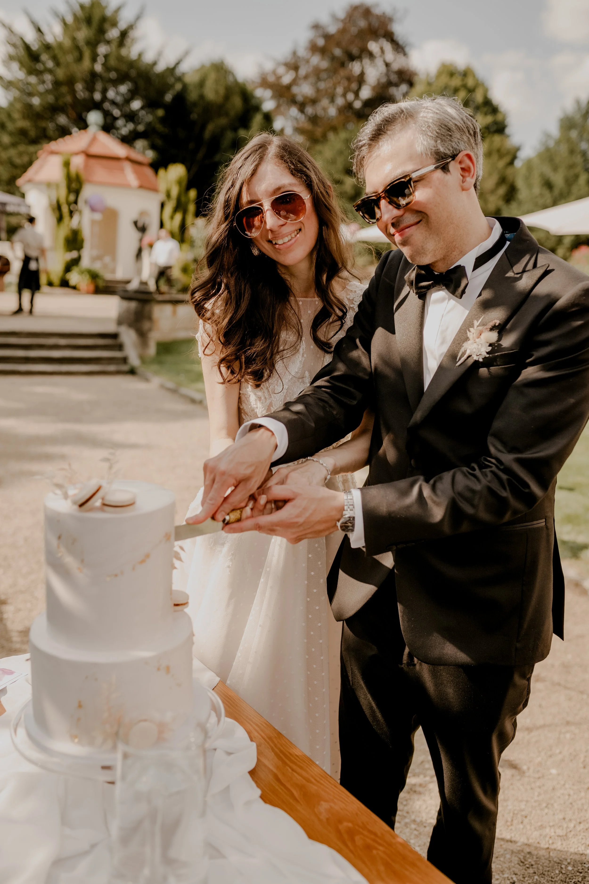 exklusive-premium-hochzeit-villa-wollner-heiraten-in-dresden-hochzeitskonzept-hochzeitstorte-hochzeit-in-dresden-hochzeitsplanerin-marrylight-hochzeitsplanung
