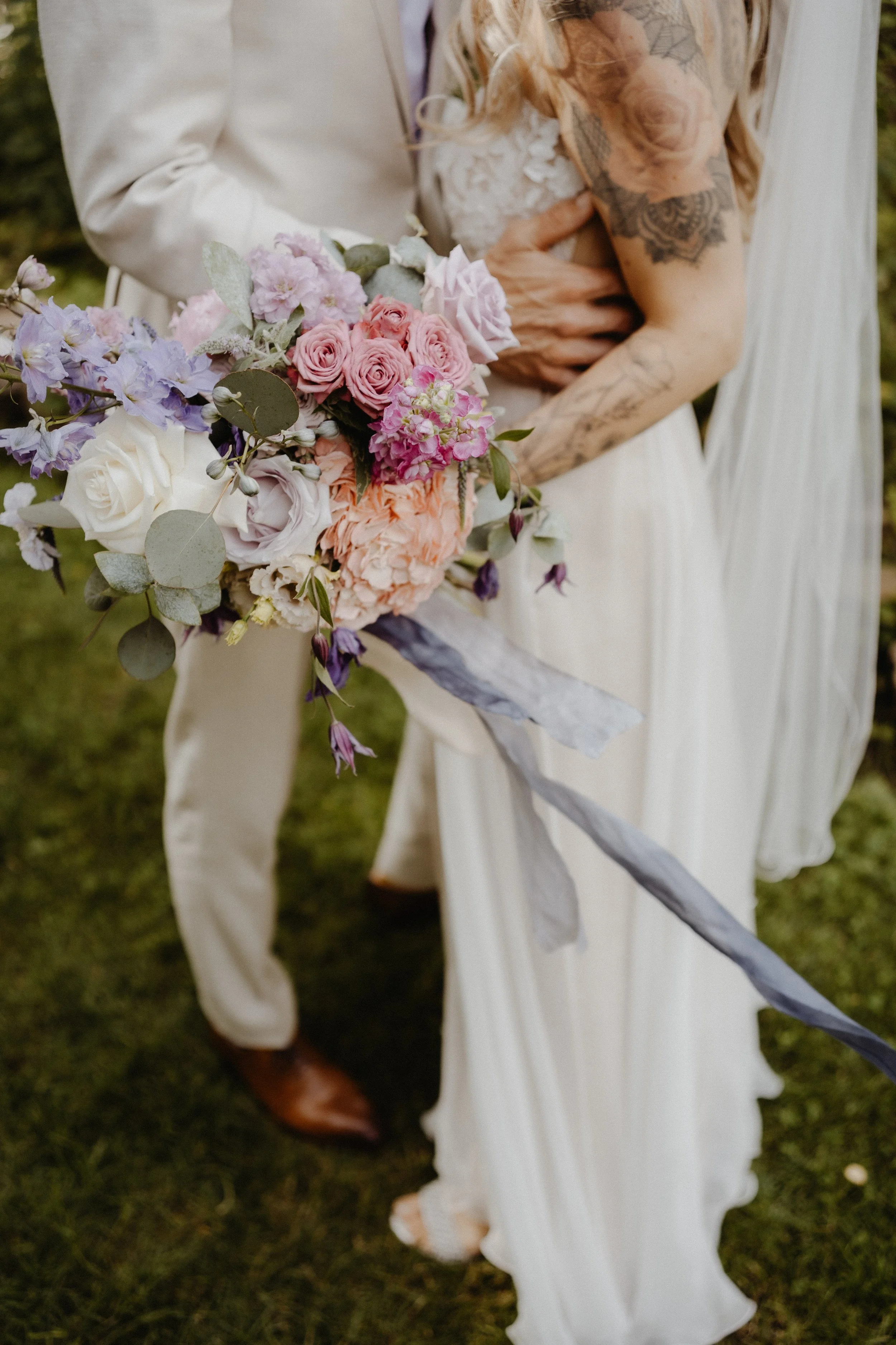 exklusive-villa-hochzeit-heiraten-in-coswig-brautstrauss-hochzeitskonzept-hochzeit-in-dresden-hochzeitsplanerin-marrylight-hochzeitsplanung