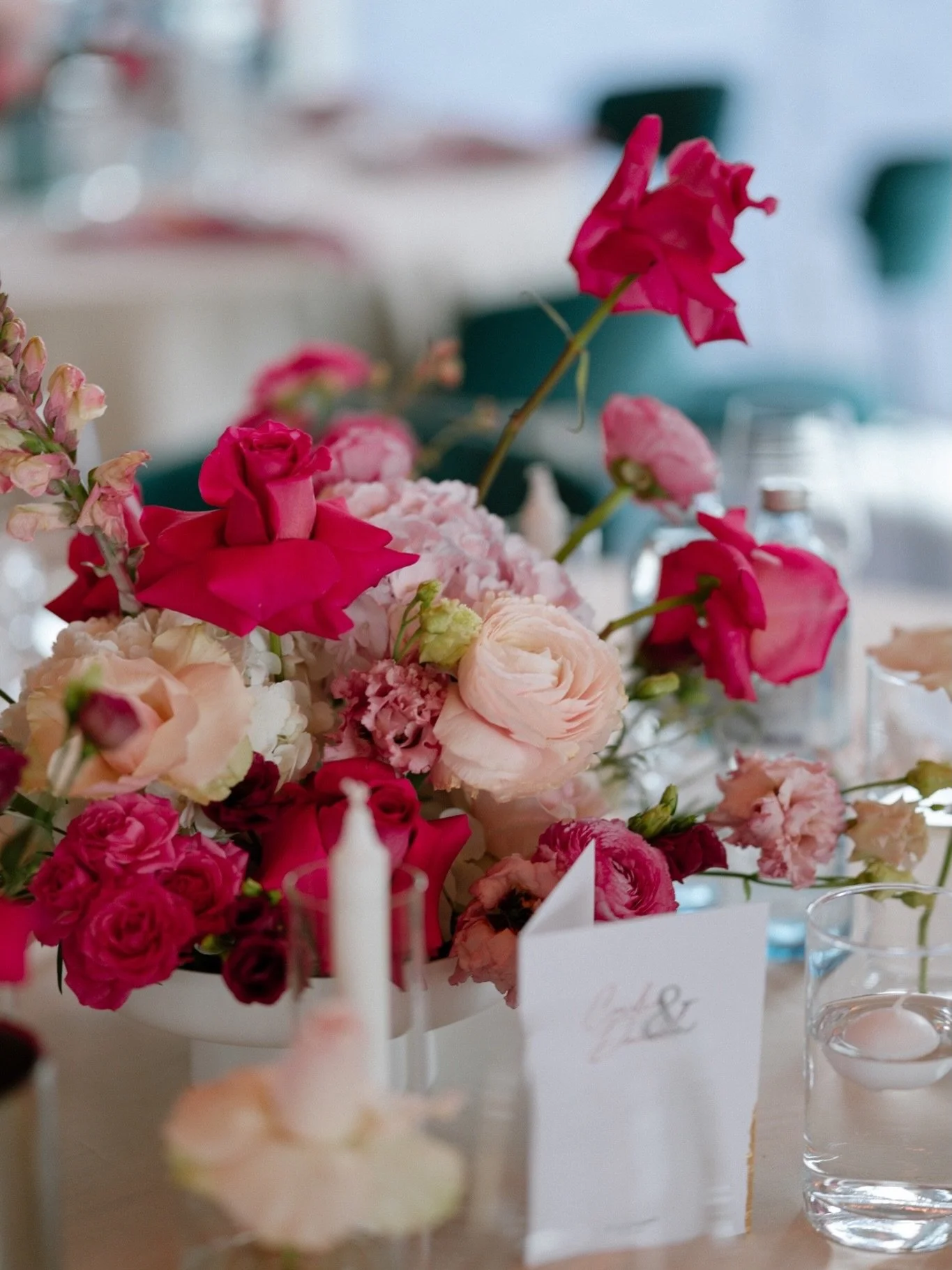 Auf ein ganz wundervolles, neues Jahr erf&uuml;llt mit Liebe &amp; Lachen.
Diese zauberhafte Hochzeit liegt nun schon 11 Monate zur&uuml;ck. Auch vor einem Jahr waren wir voller Motivation unsere Social Media Kan&auml;le regelm&auml;&szlig;iger zu be