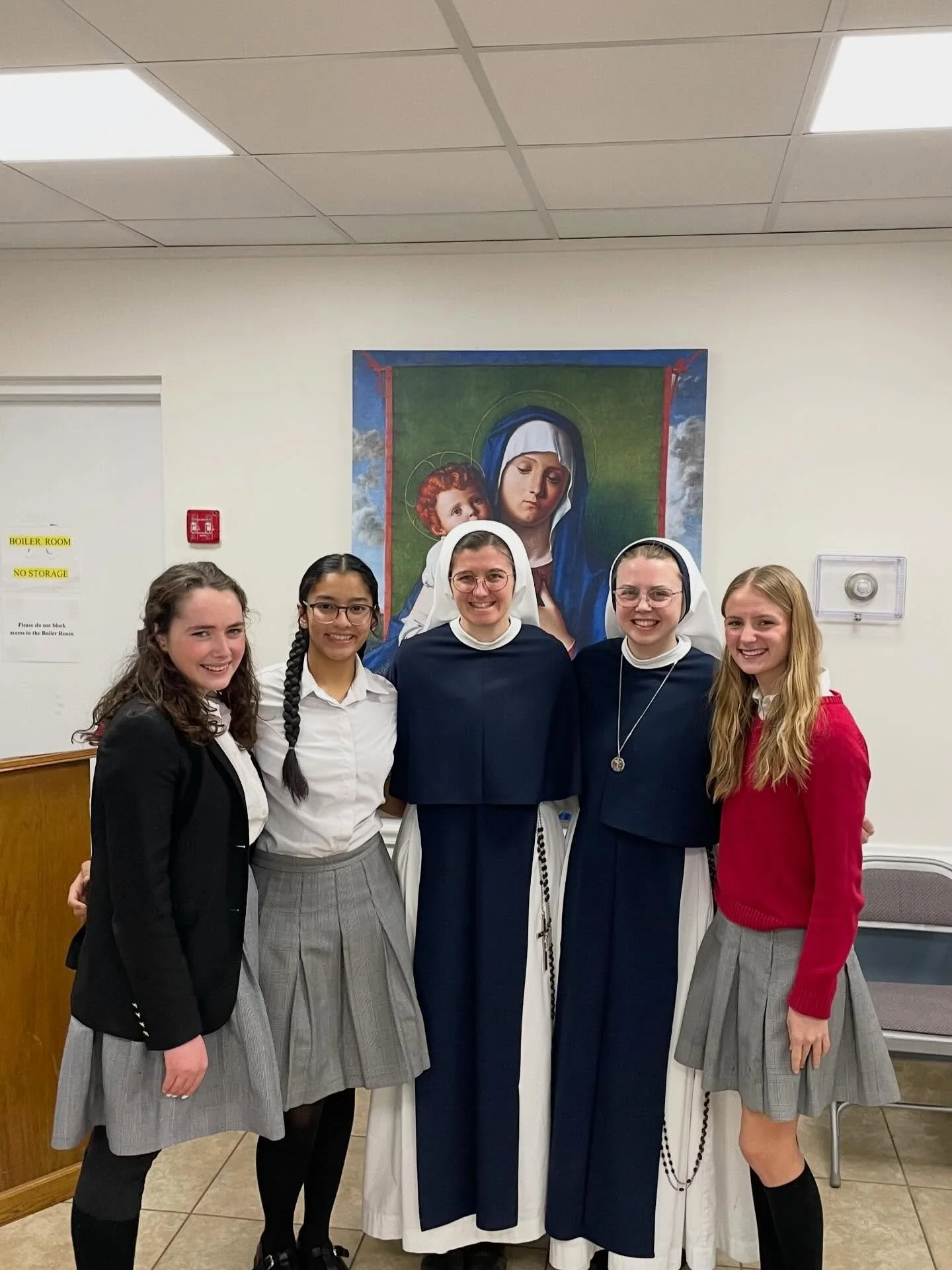 This week, we joyfully welcomed Sister Abigail Margaret of the Sisters of Life and Fr. Justin Cinnante, O.Carm, who shared their vocation stories with our students, as part of Catholic Schools Week! Fr. Justin brought blessed scapulars, of course! We