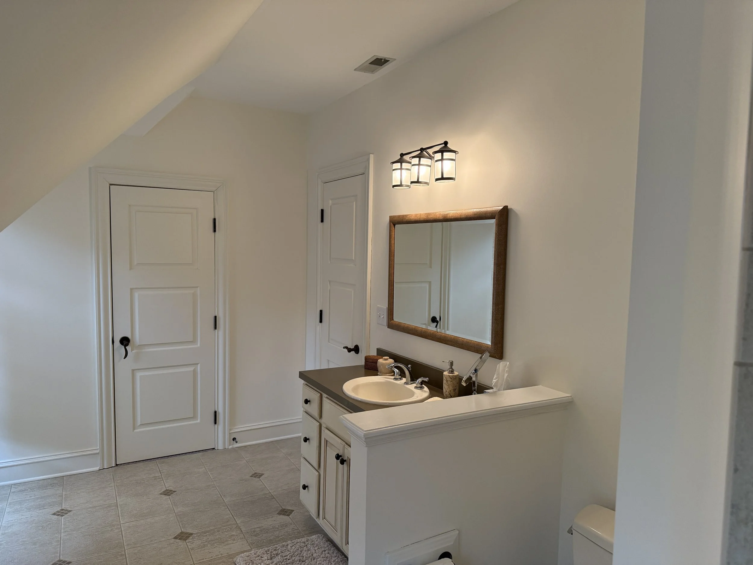 Bathroom in Sherwin-Williams color "Cotton"