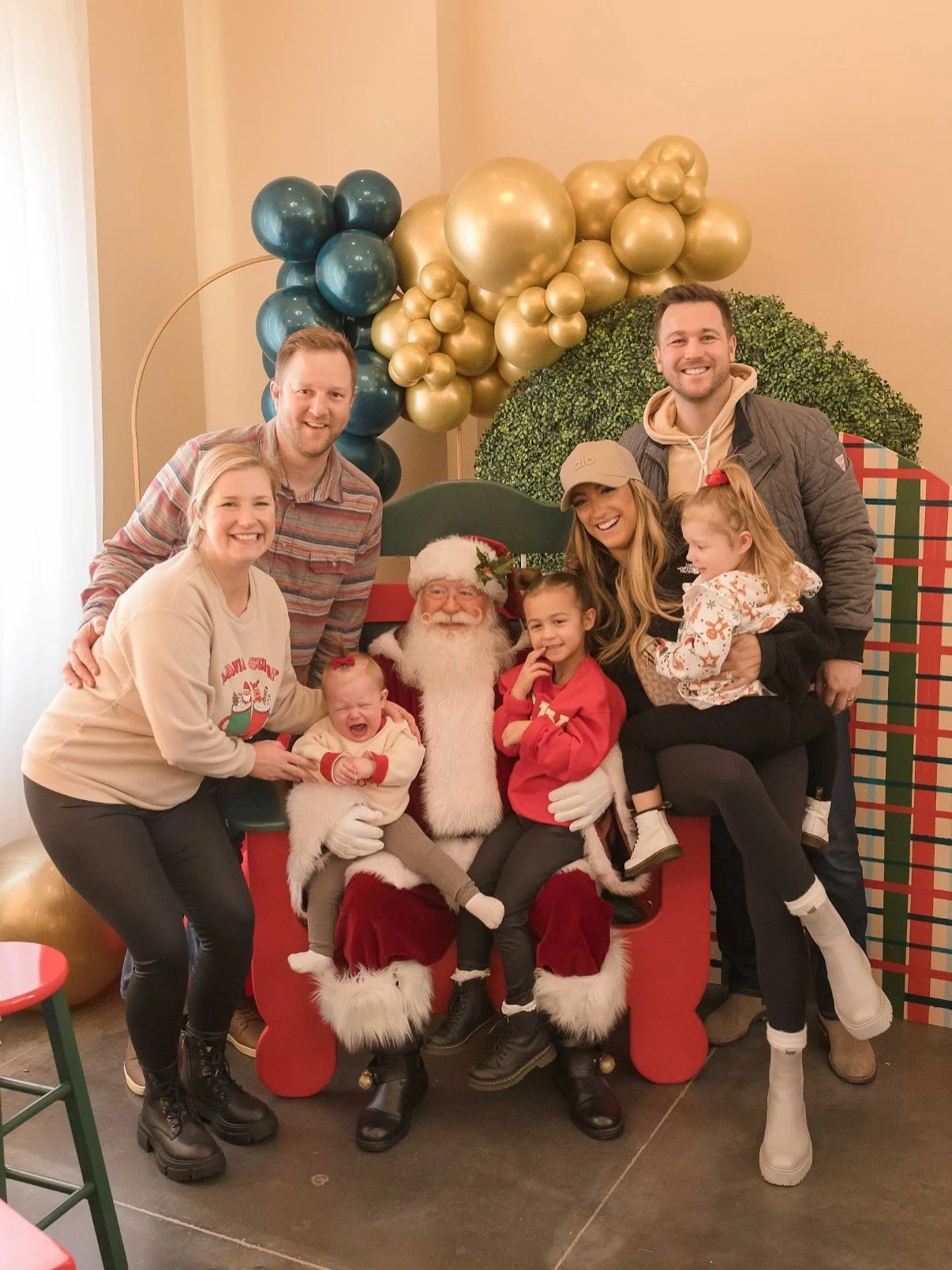 SANTA! I know him! π
πΌ 
Bring the whole fam to our Holiday Modern Market and snag professional photos by @shanethibaultphotog included with your admission ticket! ποΈ 
Be sure to LIKE our A Local Collective FB Page to view and download your photo(