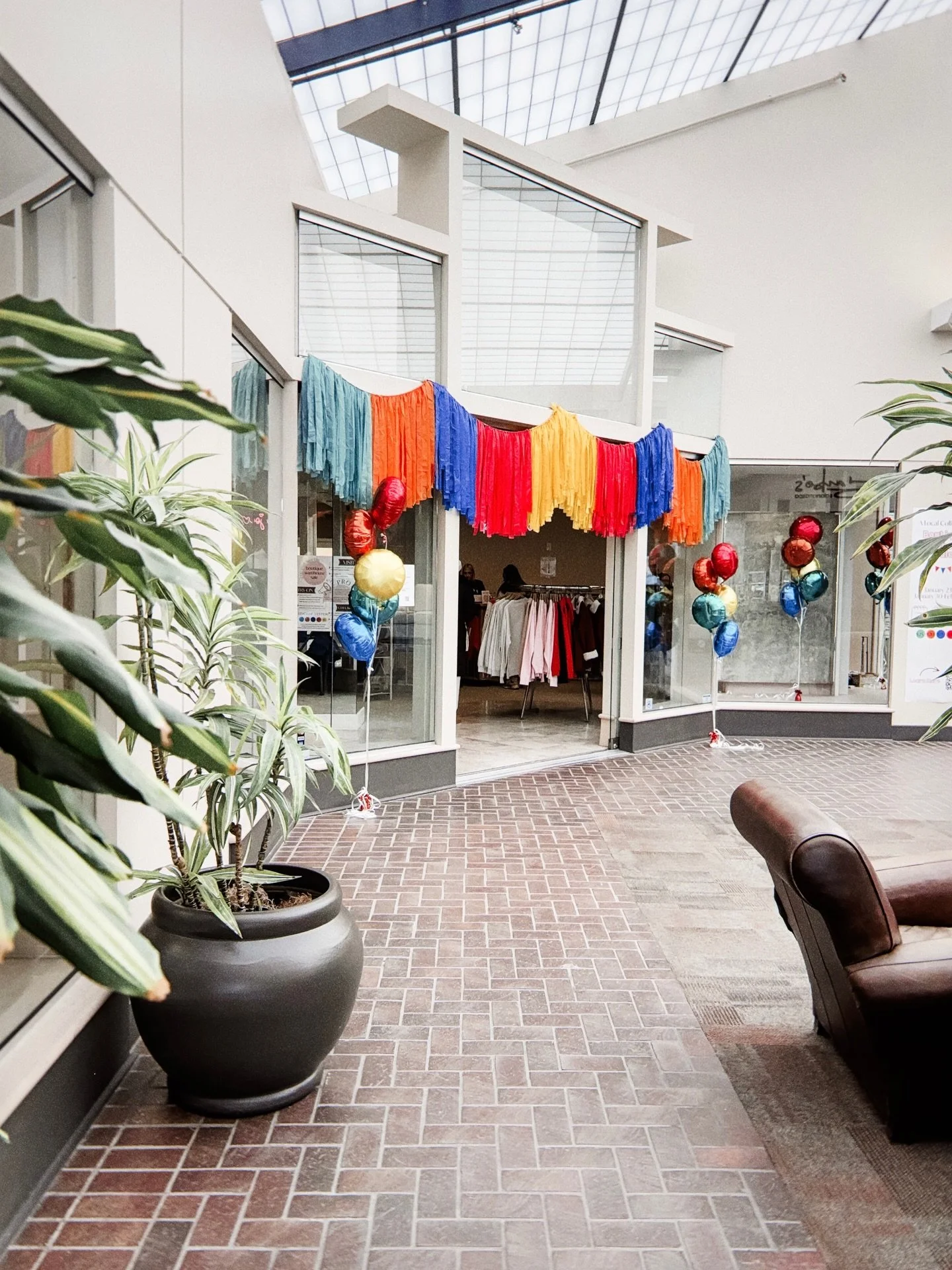 Weekend Two shops are moving in the goods &amp; our Final Weekend of the Winter Edition Boutique Warehouse Sale starts TOMORROWWWW at 10am!! 🎉➡️

💛 EVERYTHING $5-$25!!

❤️ WHEN:
&bull; Fri. Jan. 30th | 10am-8pm *Power Hour 9am-10am
&bull; Sat. Jan.