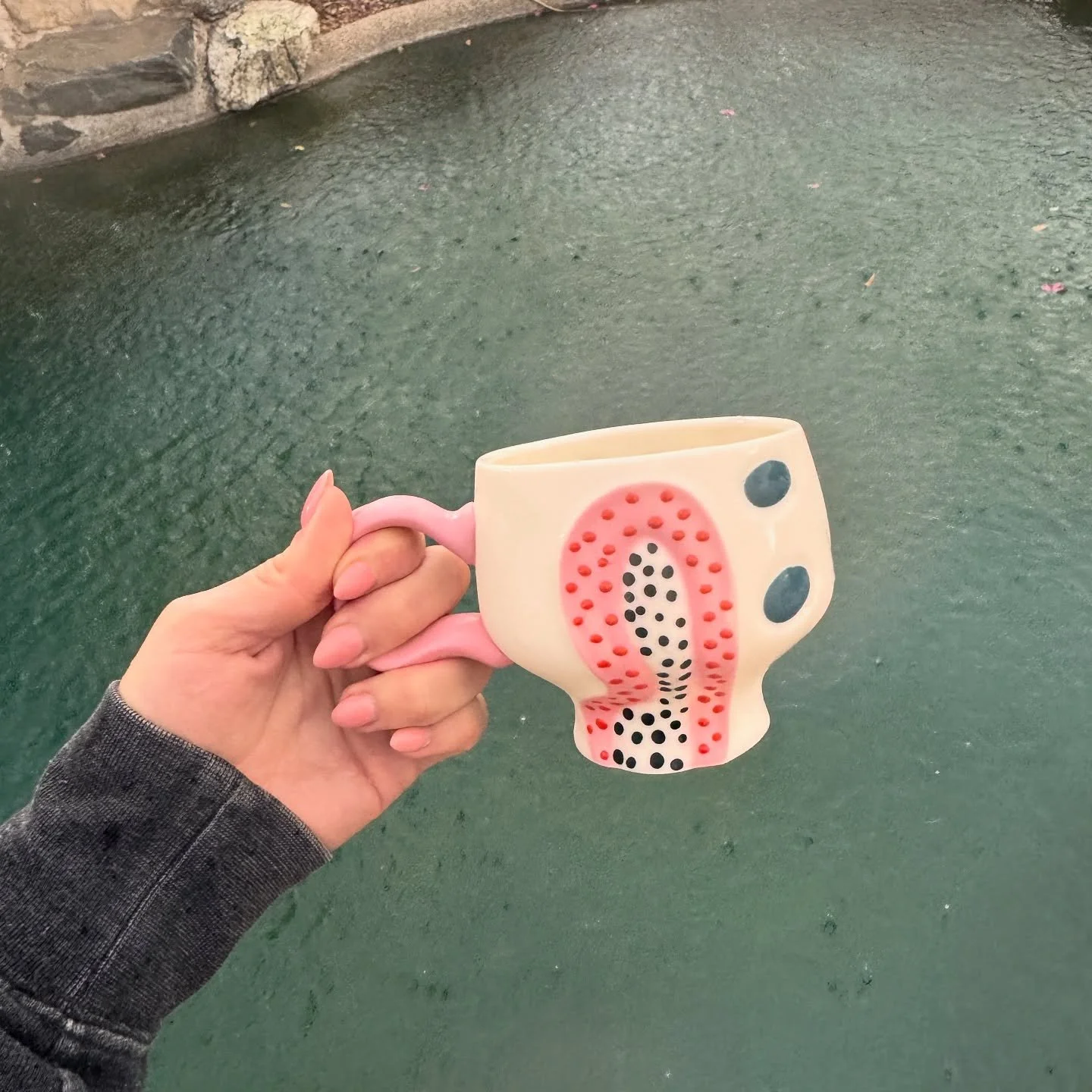 Accidentally twinning with my mug 💅☕ When you love a color, you really love a color 🤷&zwj;♀️. A rare stormy desert day=gray skies + rolling thunder = the perfect backdrop to let these colors shine. 

.
.

#ColorTheory #CeramicArt #ClayAndColor #Mug