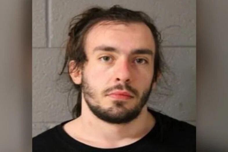 Chicago Dunkin' Employee Arrested After Spitting In Police Officer's Coffee