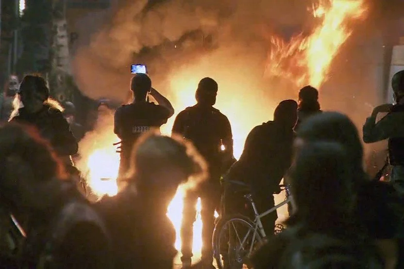 Portland Rioters Light Fire Inside Ted Wheeler's Condo Building, Ignite Fireworks Outside