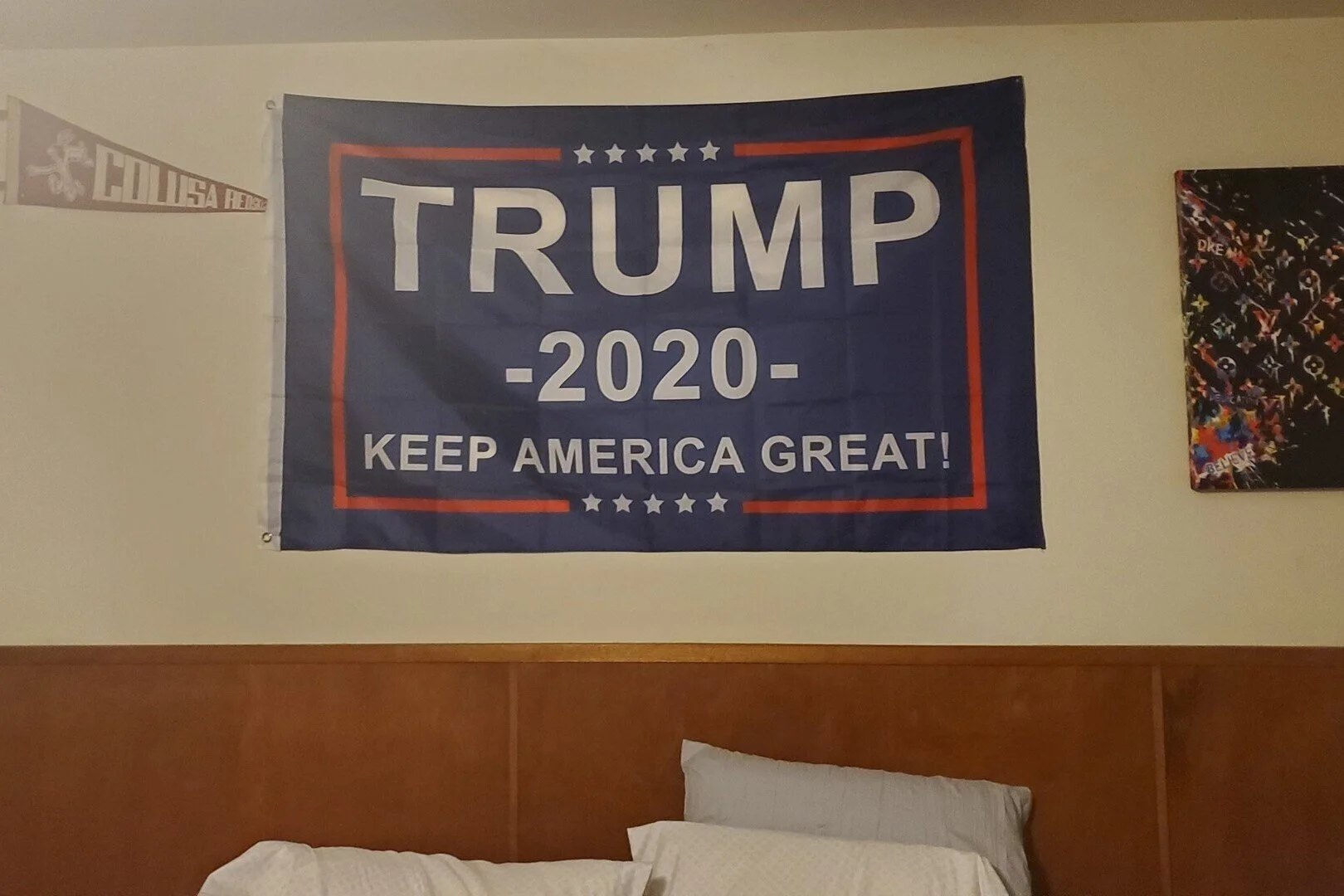 Student Exits Zoom Class After Teacher Threatens Him For Trump Flag In Background