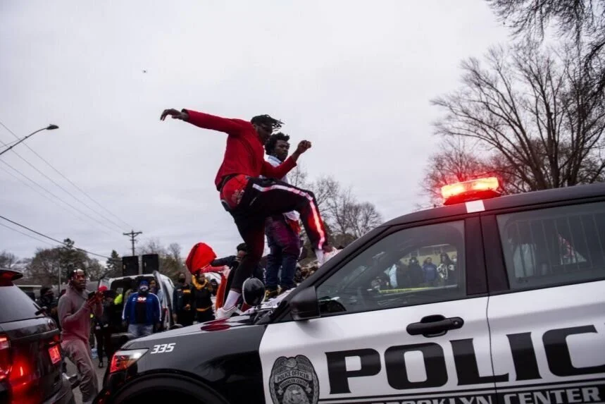 WATCH: Black Lives Matter activists jump on police cars after controversial shooting