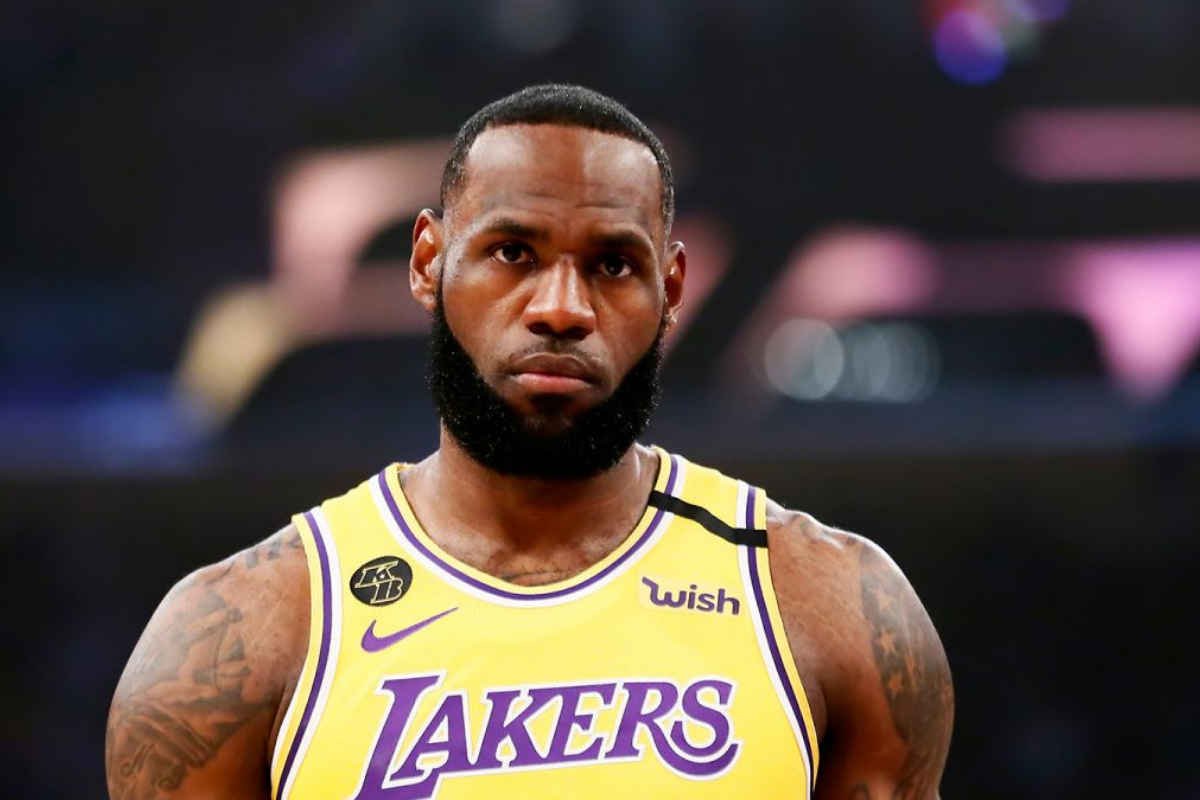 LeBron James refuses to shake hands after Lakers get booted from playoffs