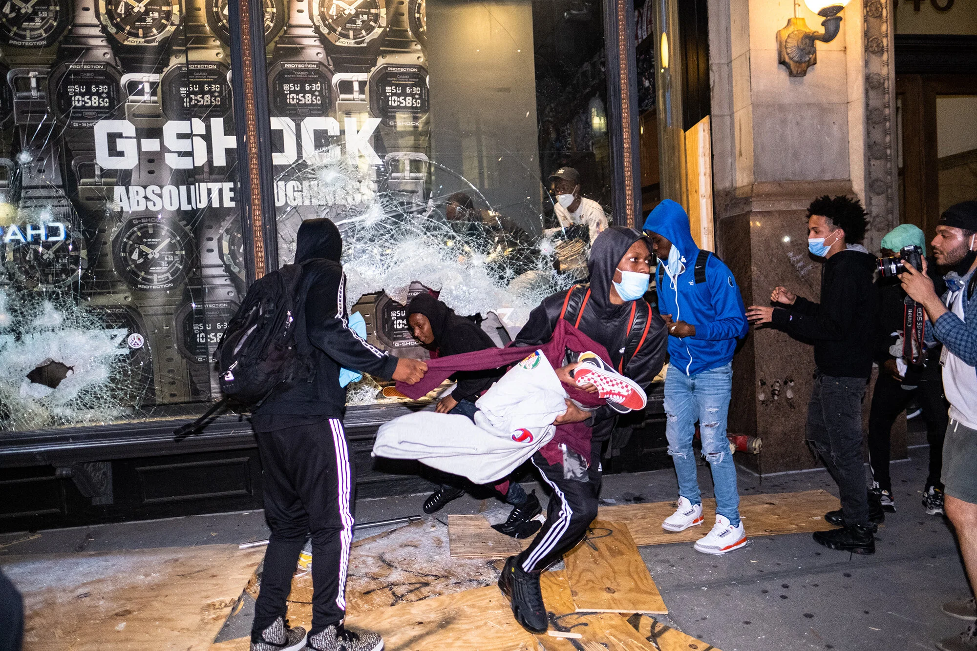 Charges Dropped Against Hundreds of New York City Pro-BLM Rioters
