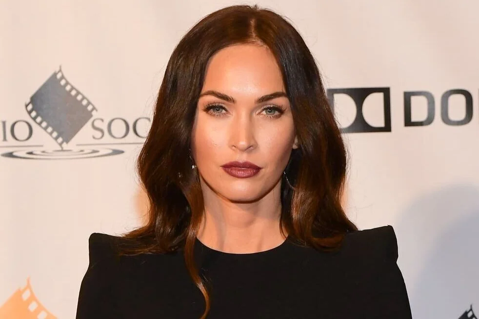 “He was a legend,” Megan Fox describes sitting near President Trump at UFC Event