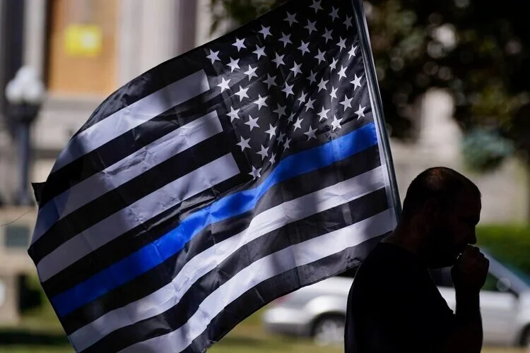 Ohio town police department removes ‘thin blue line’ flag after liberal activists repeatedly complain