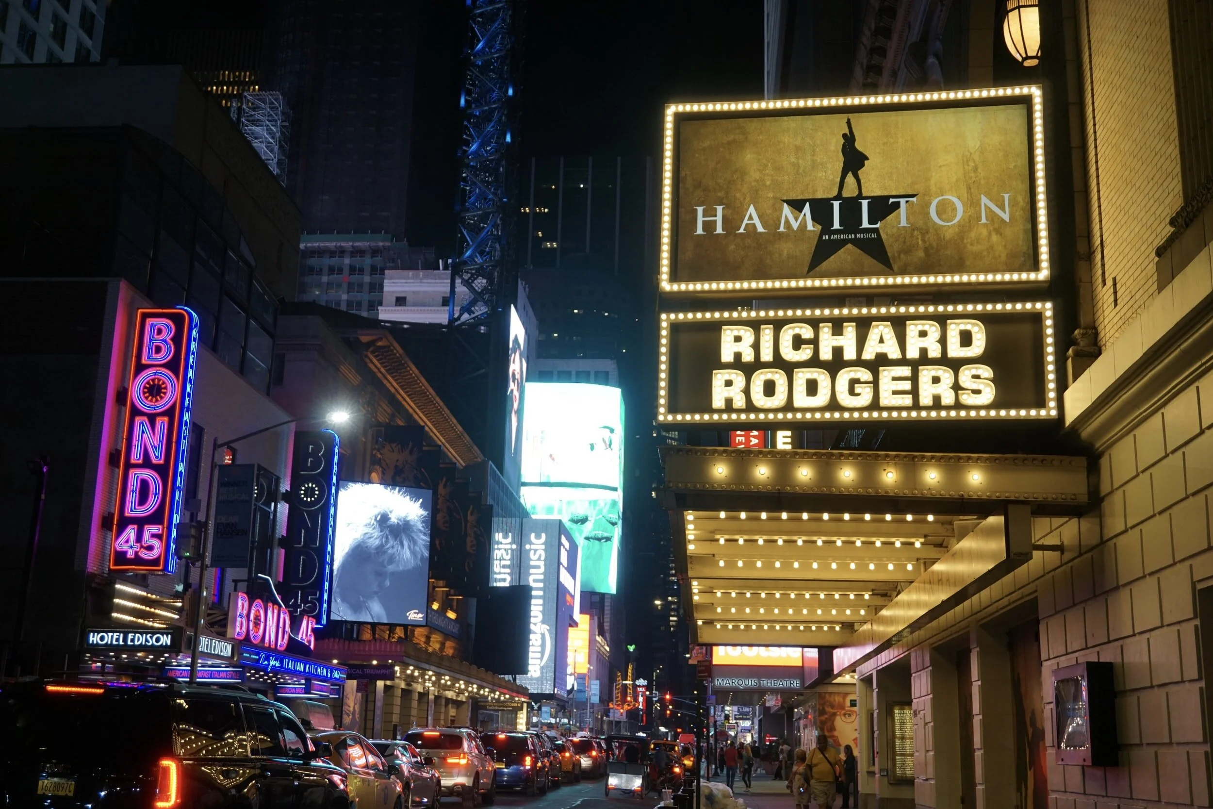 Broadway mandates vaccines and masks for all audience members