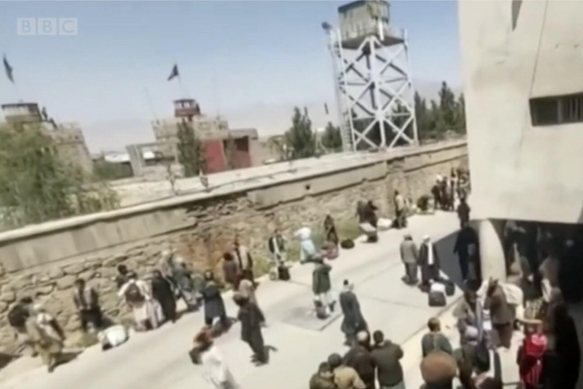 WATCH: Thousands of Prisoners Leaving Kabul Jail After Being Freed By Taliban