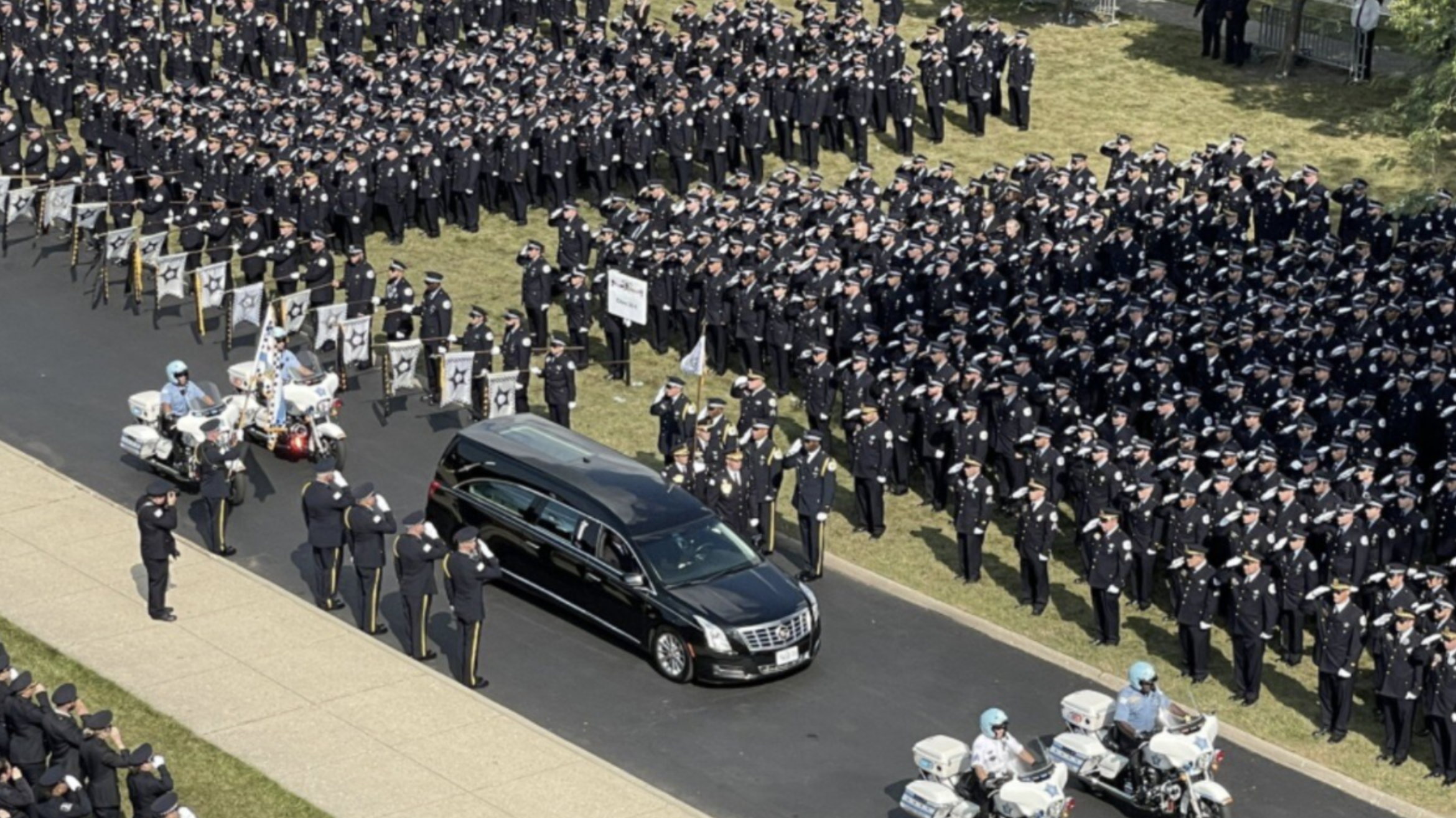 Thousands turn out to honor Chicago police officer killed in line of duty