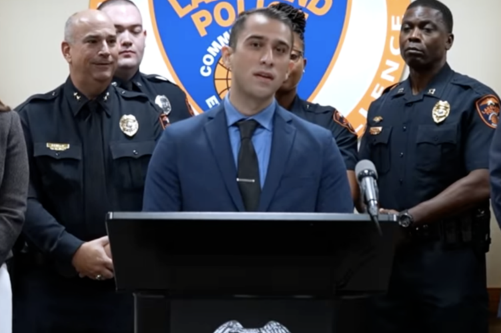 ‘I Used to Have to Tell People I Was a Bartender,’ NYPD Officer Leaves New York for Florida